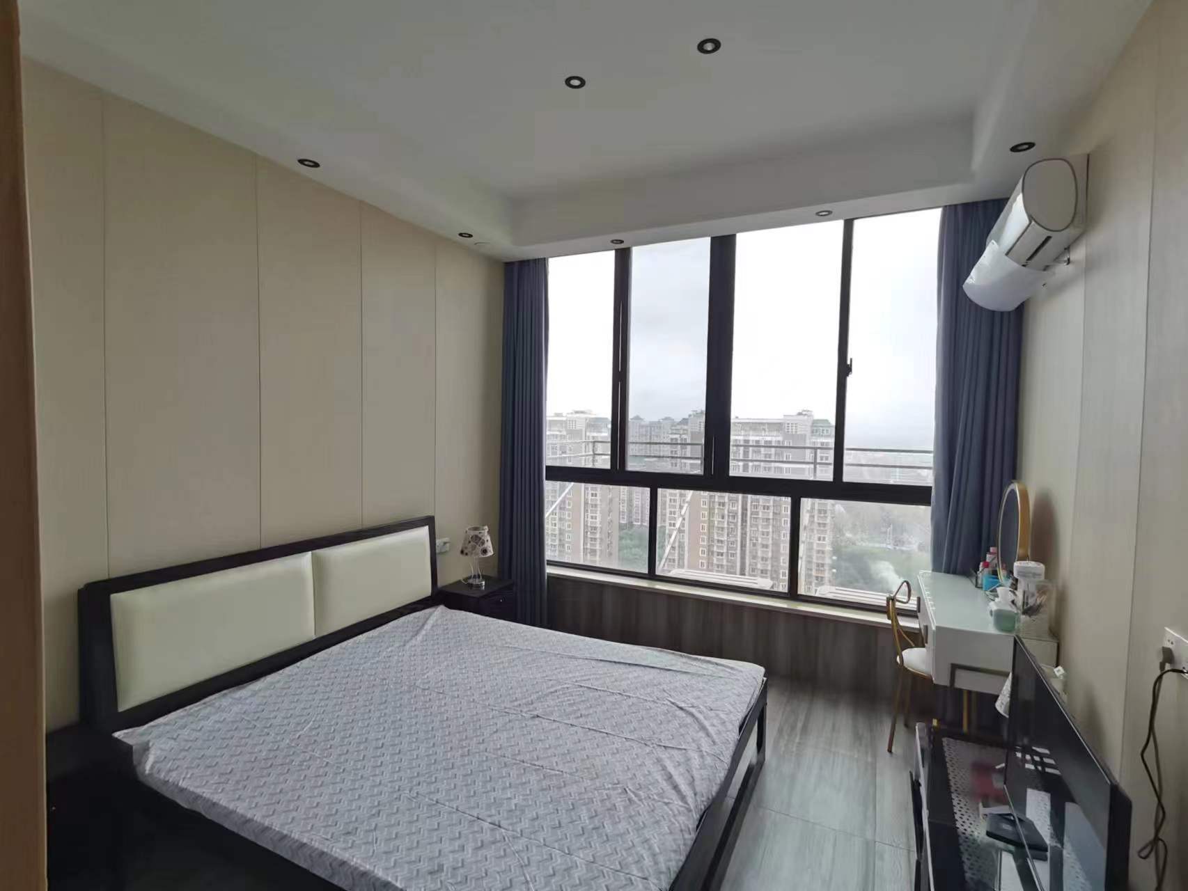 幸福人家 5室3厅2卫 211.15m&sup2;