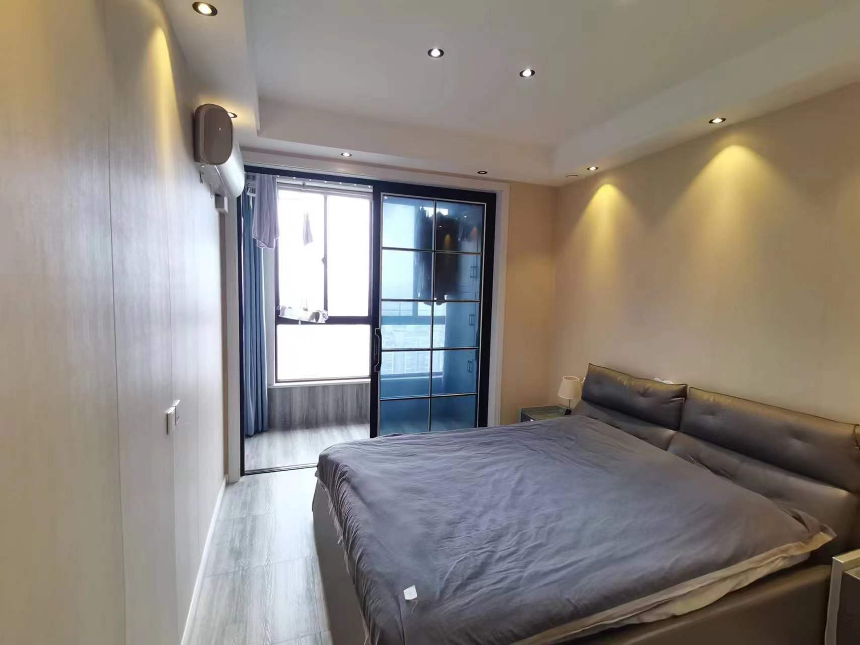 幸福人家 5室3厅2卫 211.15m&sup2;