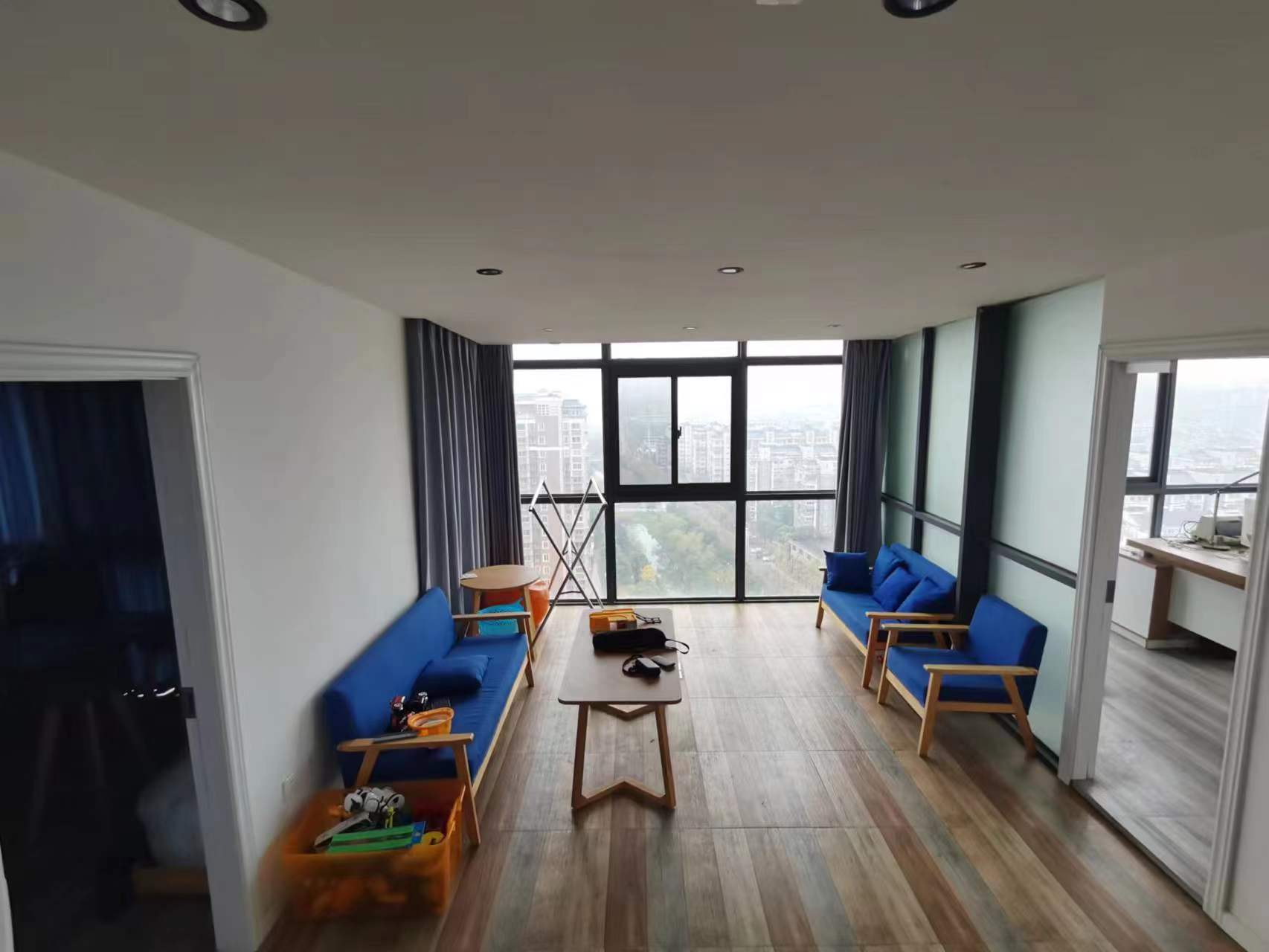 幸福人家 5室3厅2卫 211.15m&sup2;