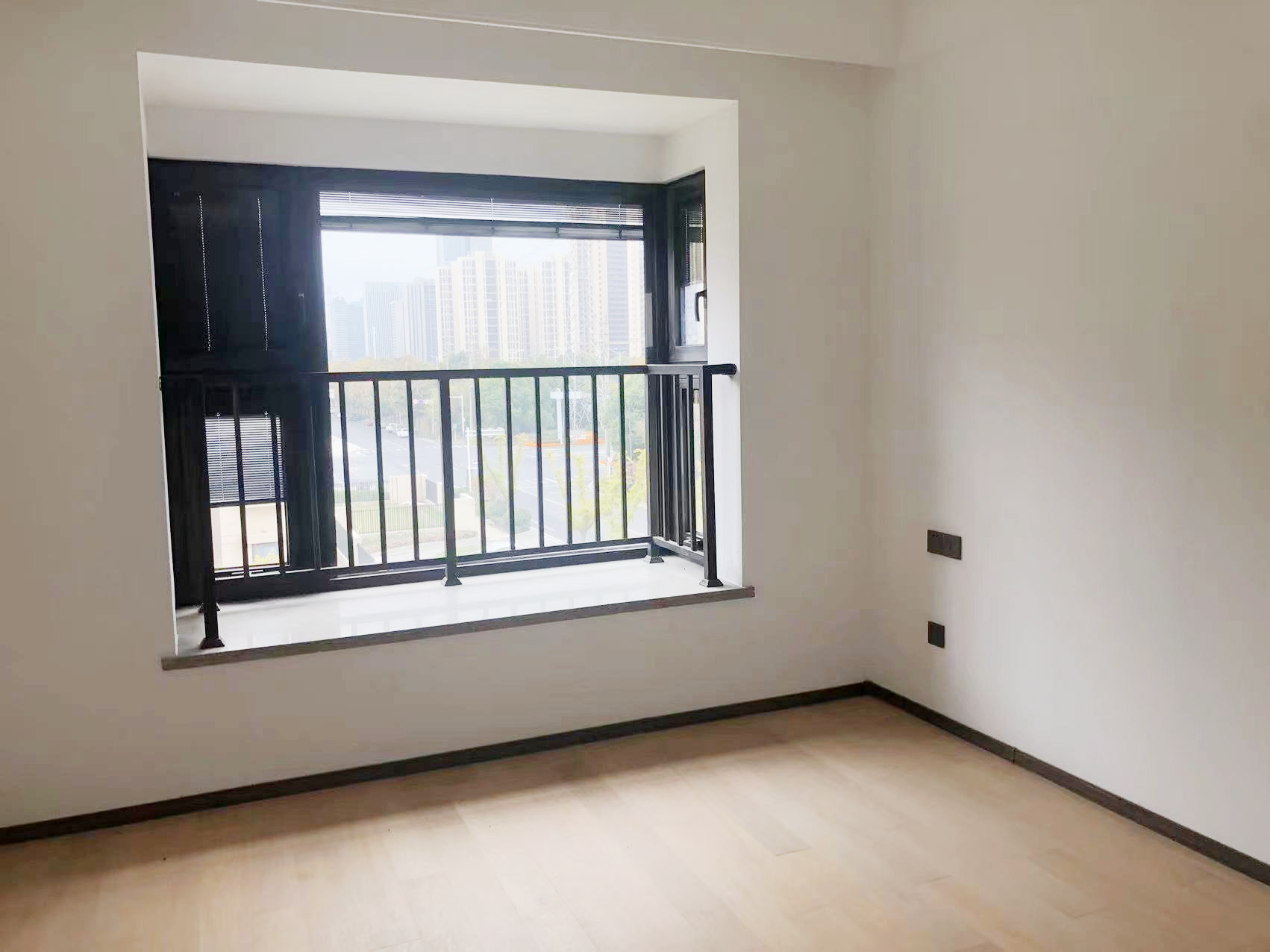 春风南岸西园 4室2厅3卫 167m&sup2;