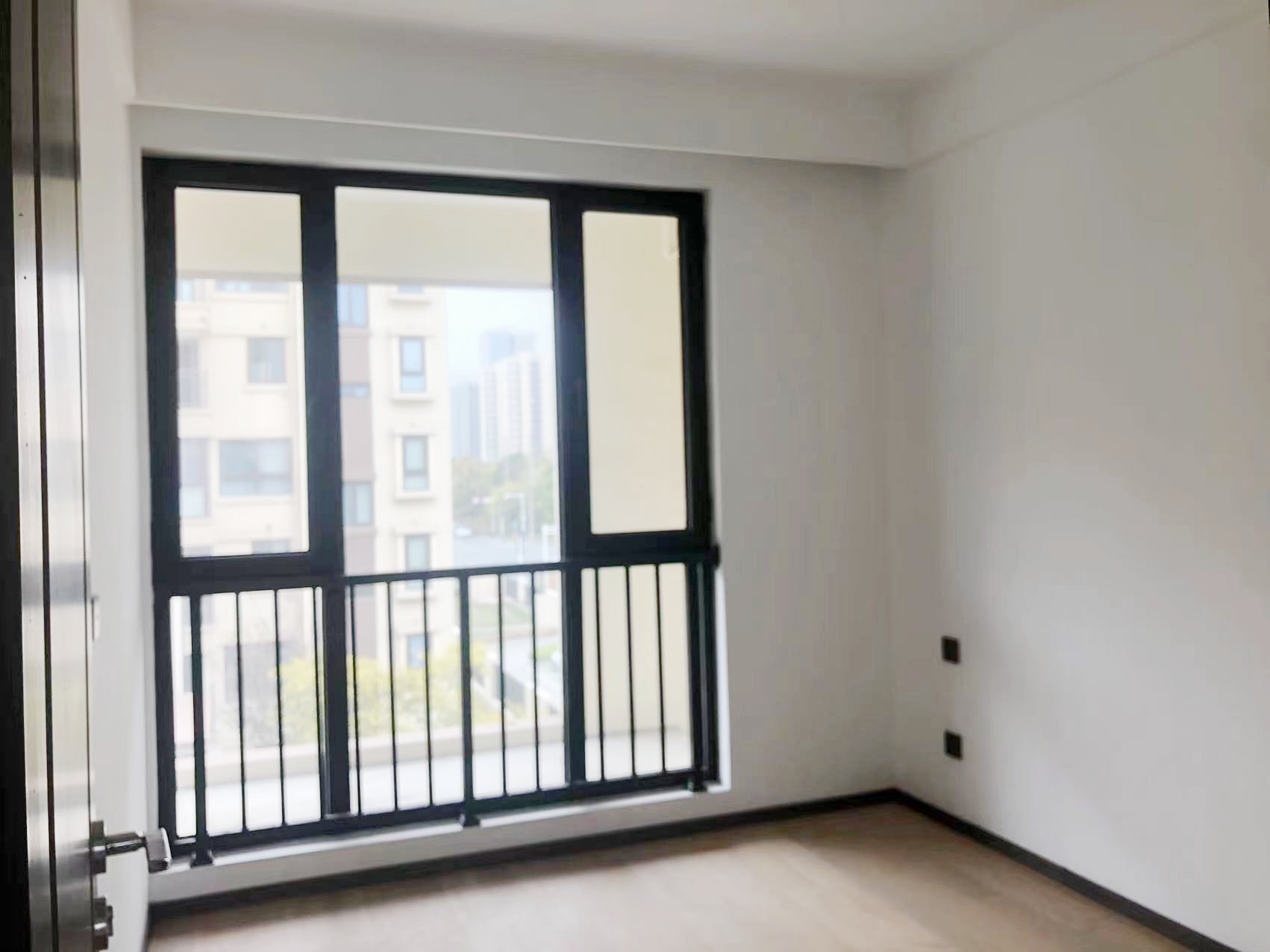 春风南岸西园 4室2厅3卫 167m&sup2;