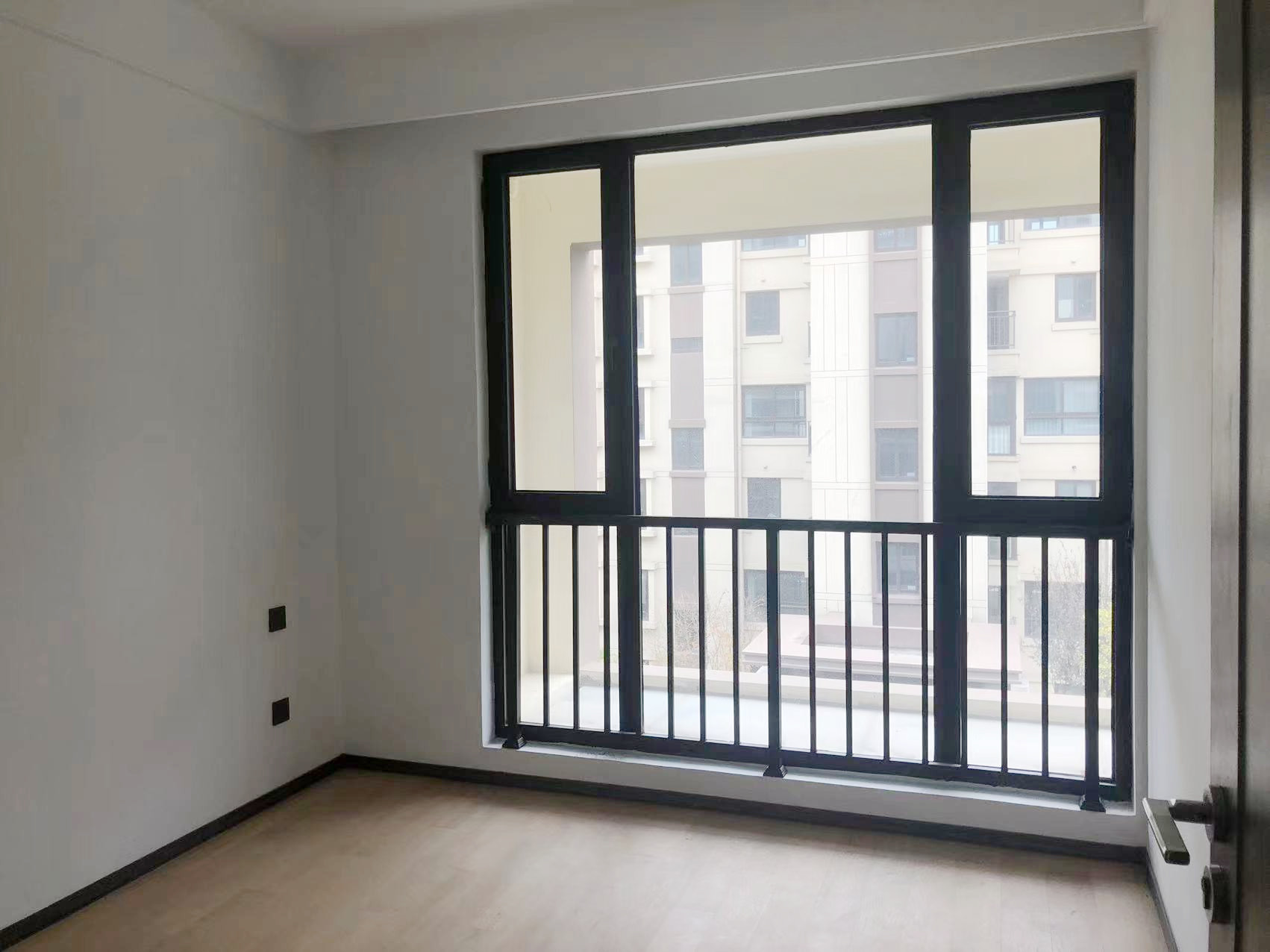 春风南岸西园 4室2厅3卫 167m&sup2;