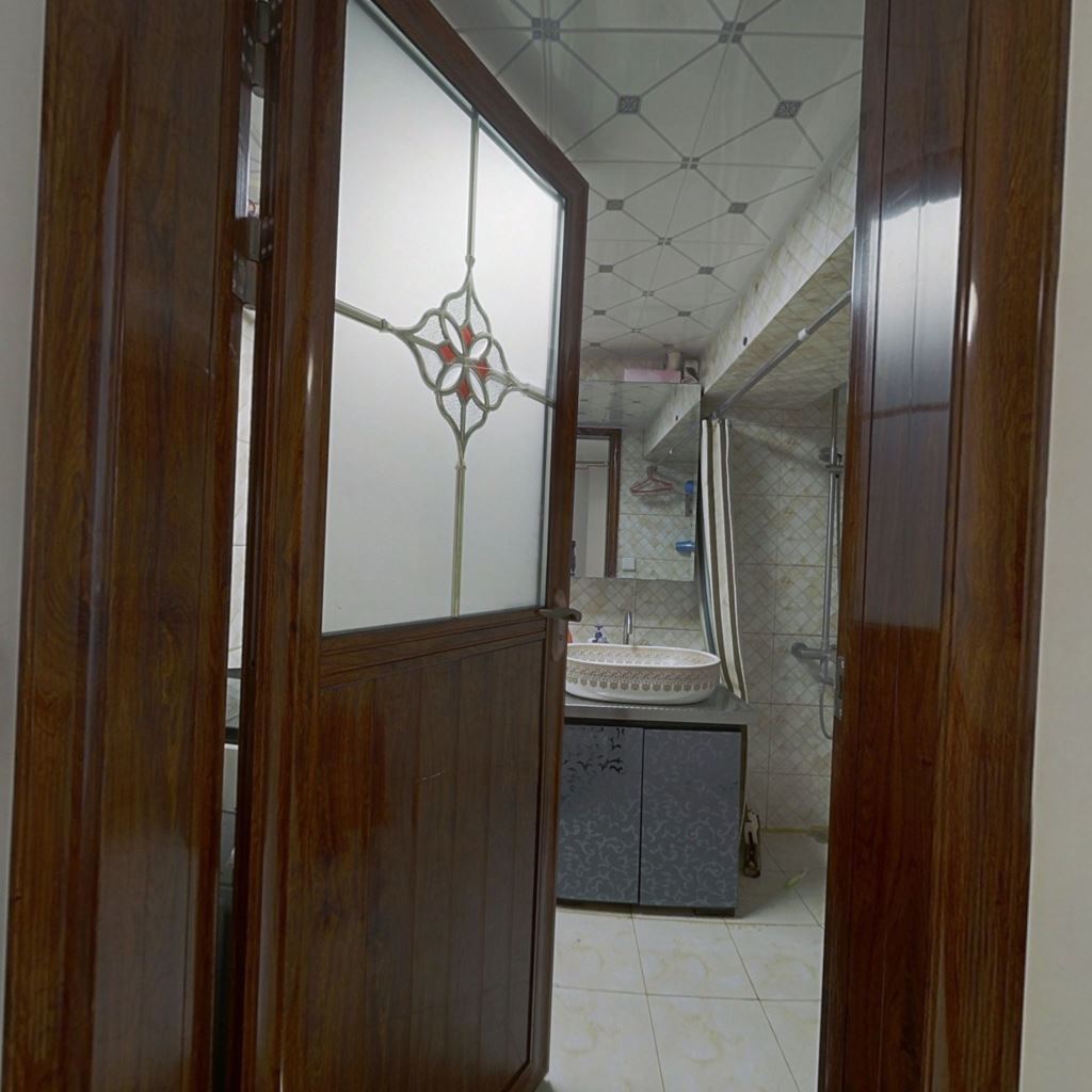 纽约时代 3室2厅2卫 60.00m&sup2;