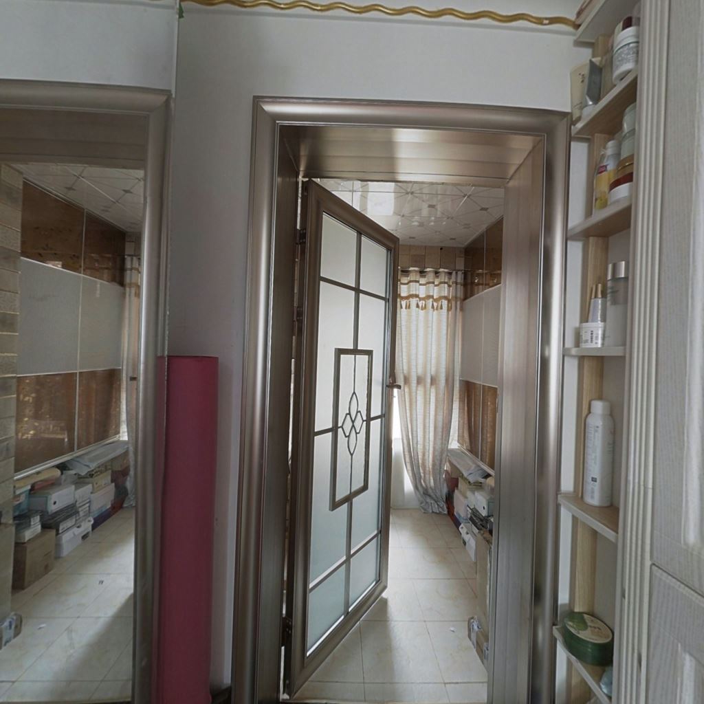 纽约时代 3室2厅2卫 60.00m&sup2;