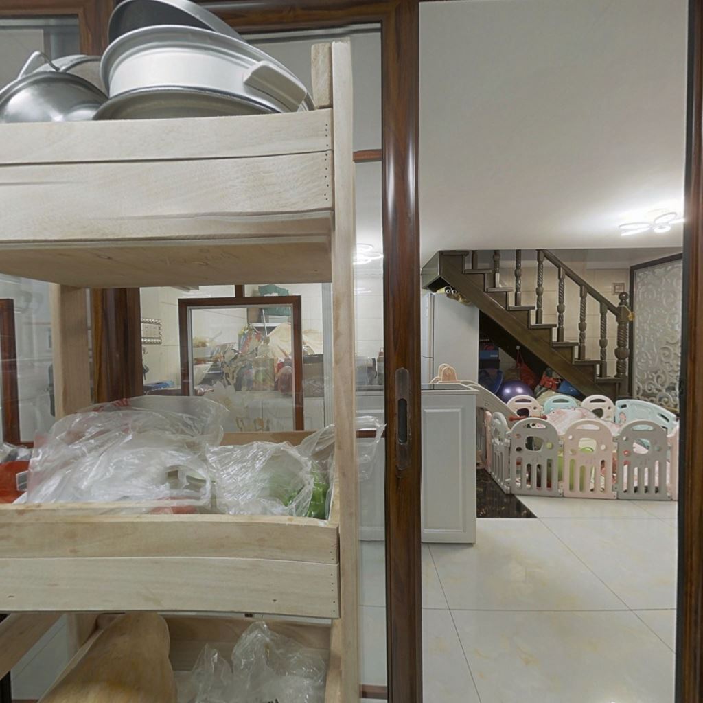 纽约时代 3室2厅2卫 60.00m&sup2;