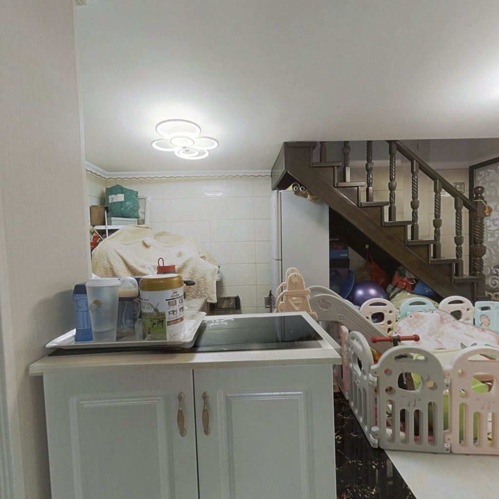 纽约时代 3室2厅2卫 60.00m&sup2;