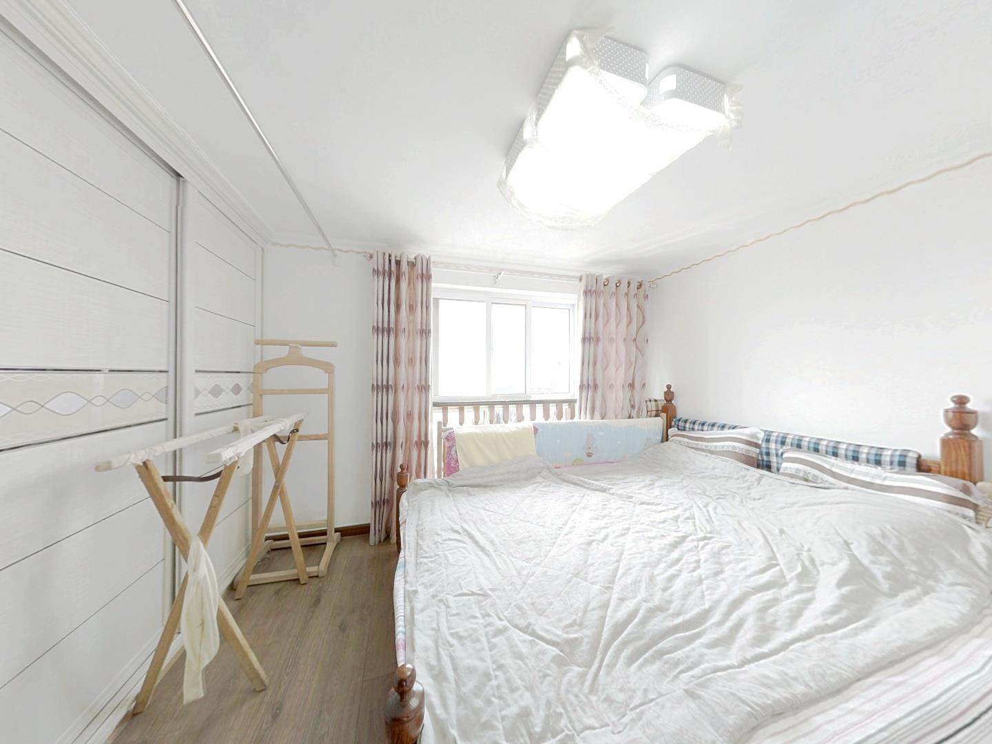 纽约时代 3室2厅2卫 60.00m&sup2;