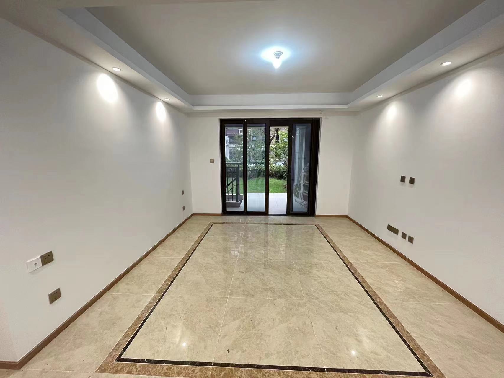 林肯公园 4室2厅2卫 123m&sup2;