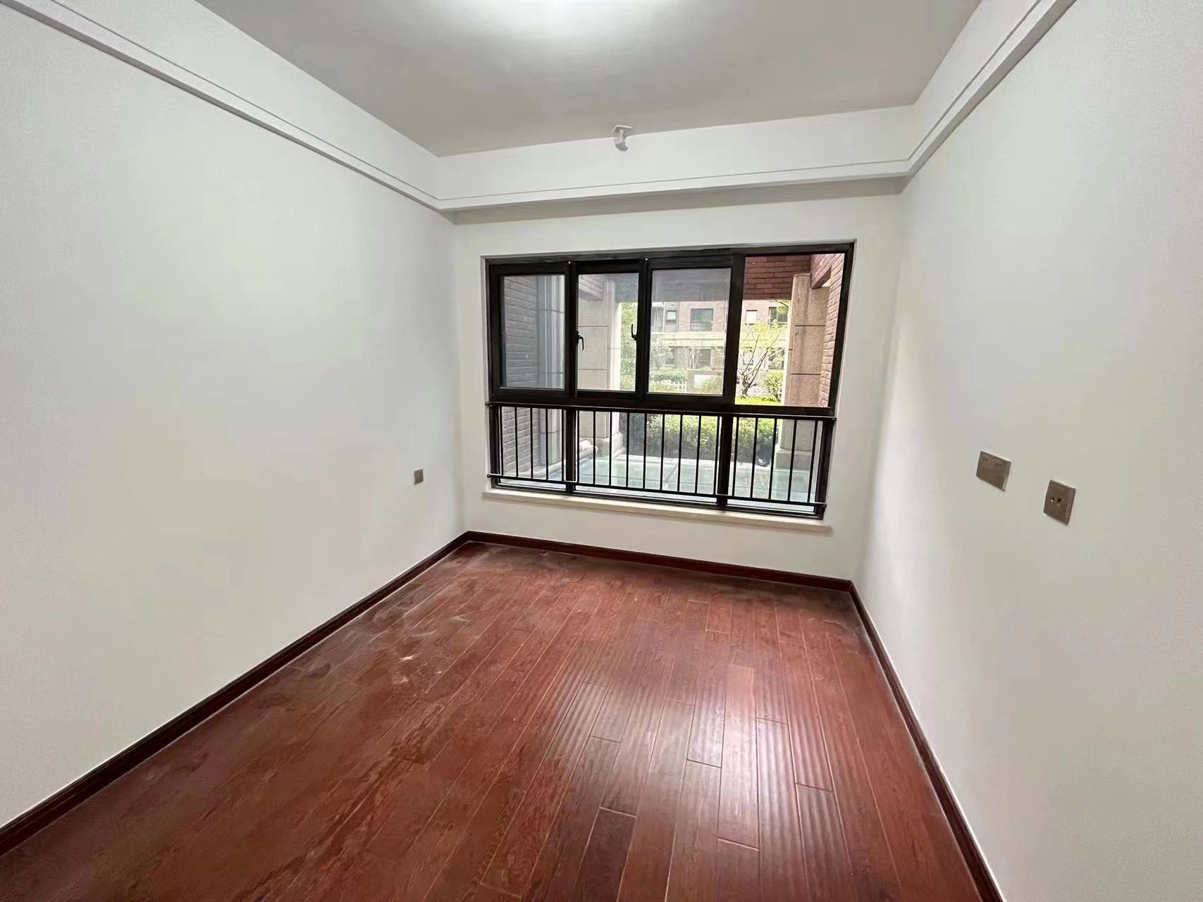 林肯公园 4室2厅2卫 123m&sup2;