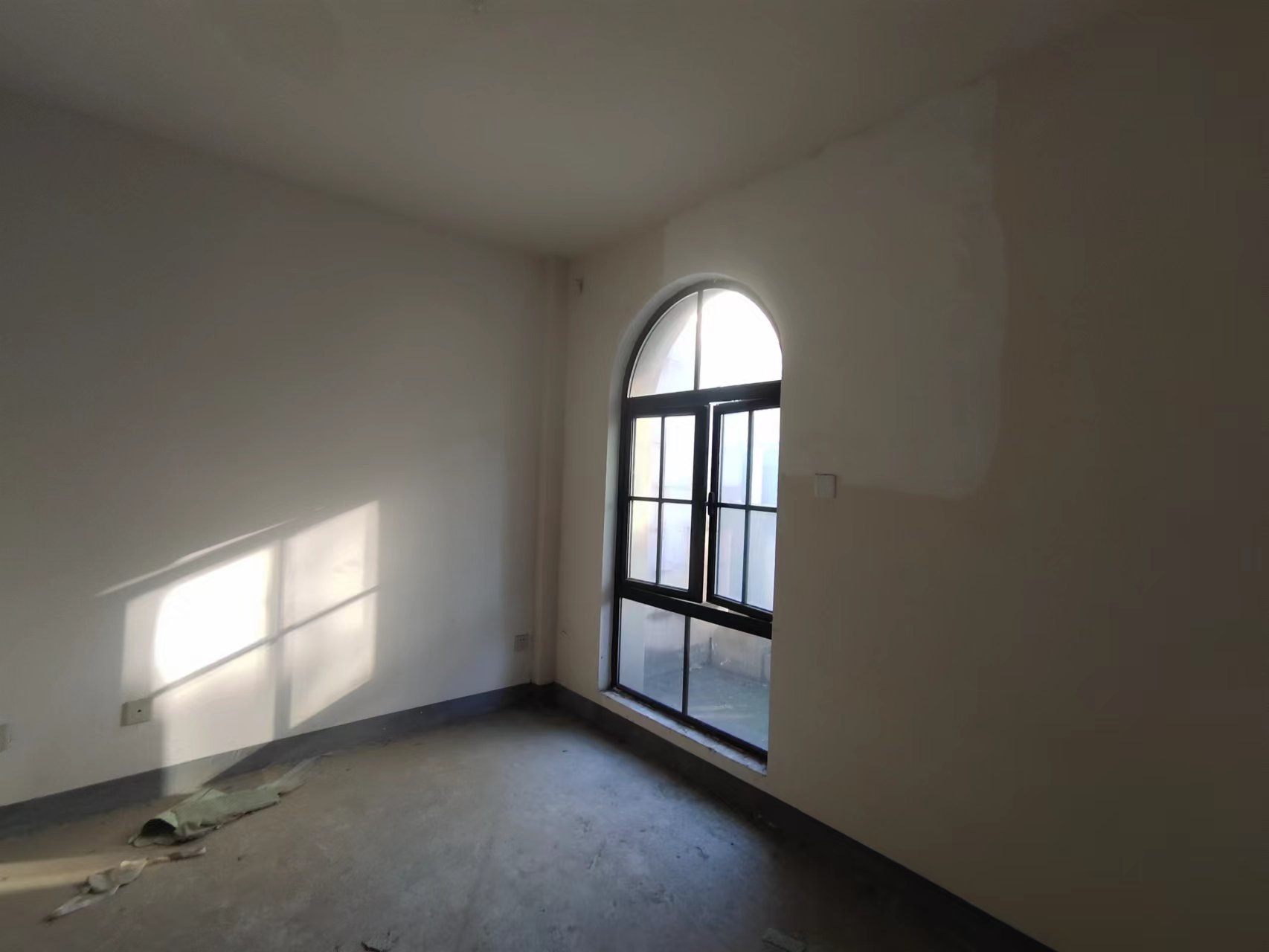罗福宫 5室3厅3卫 270.00m&sup2;