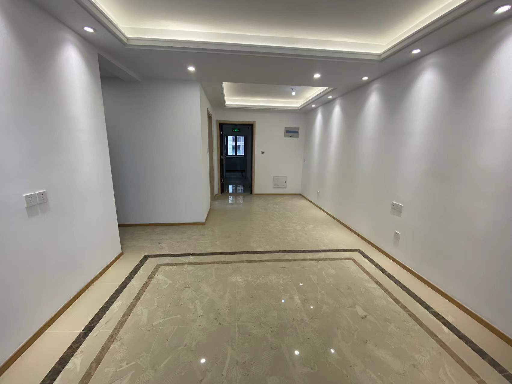 云樾东方 3室2厅1卫 96m²
