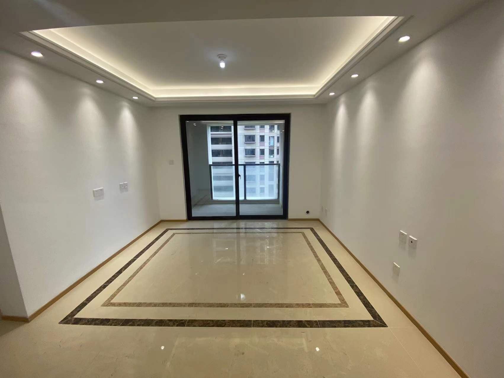 云樾东方 3室2厅1卫 95m&sup2;
