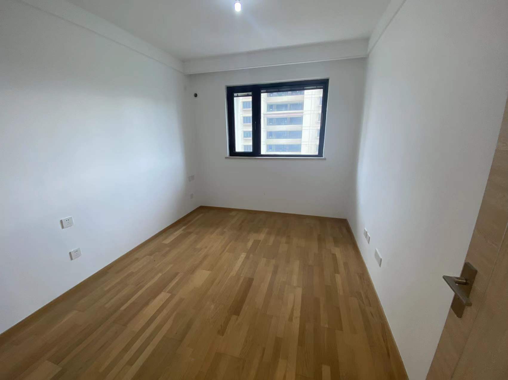 云樾东方 3室2厅1卫 95m&sup2;