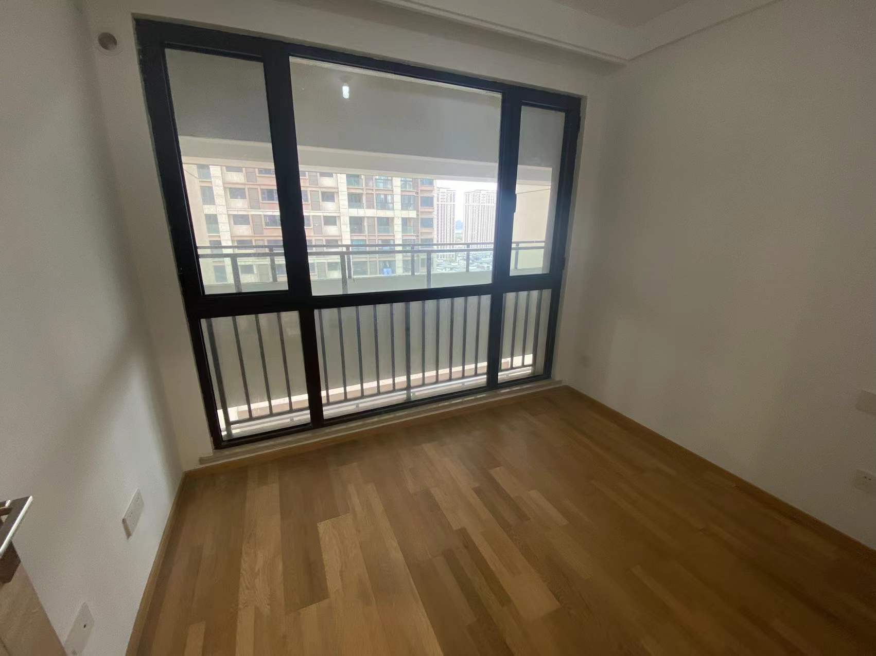 云樾东方 3室2厅1卫 95m&sup2;