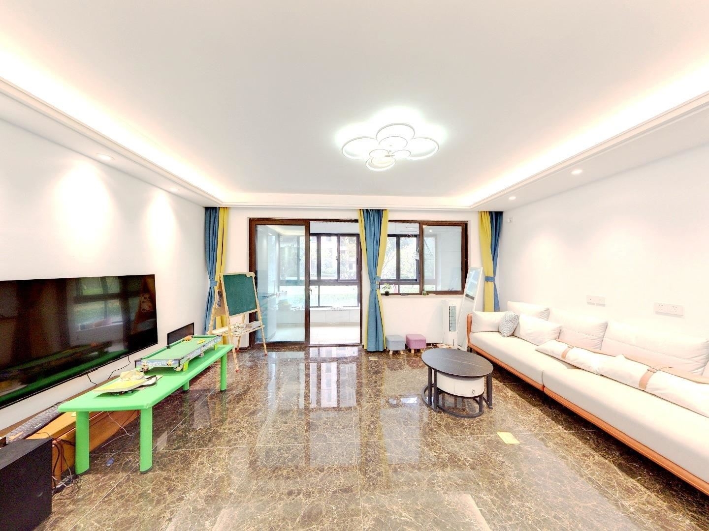 云樾东方 3室2厅2卫 135.00m&sup2;
