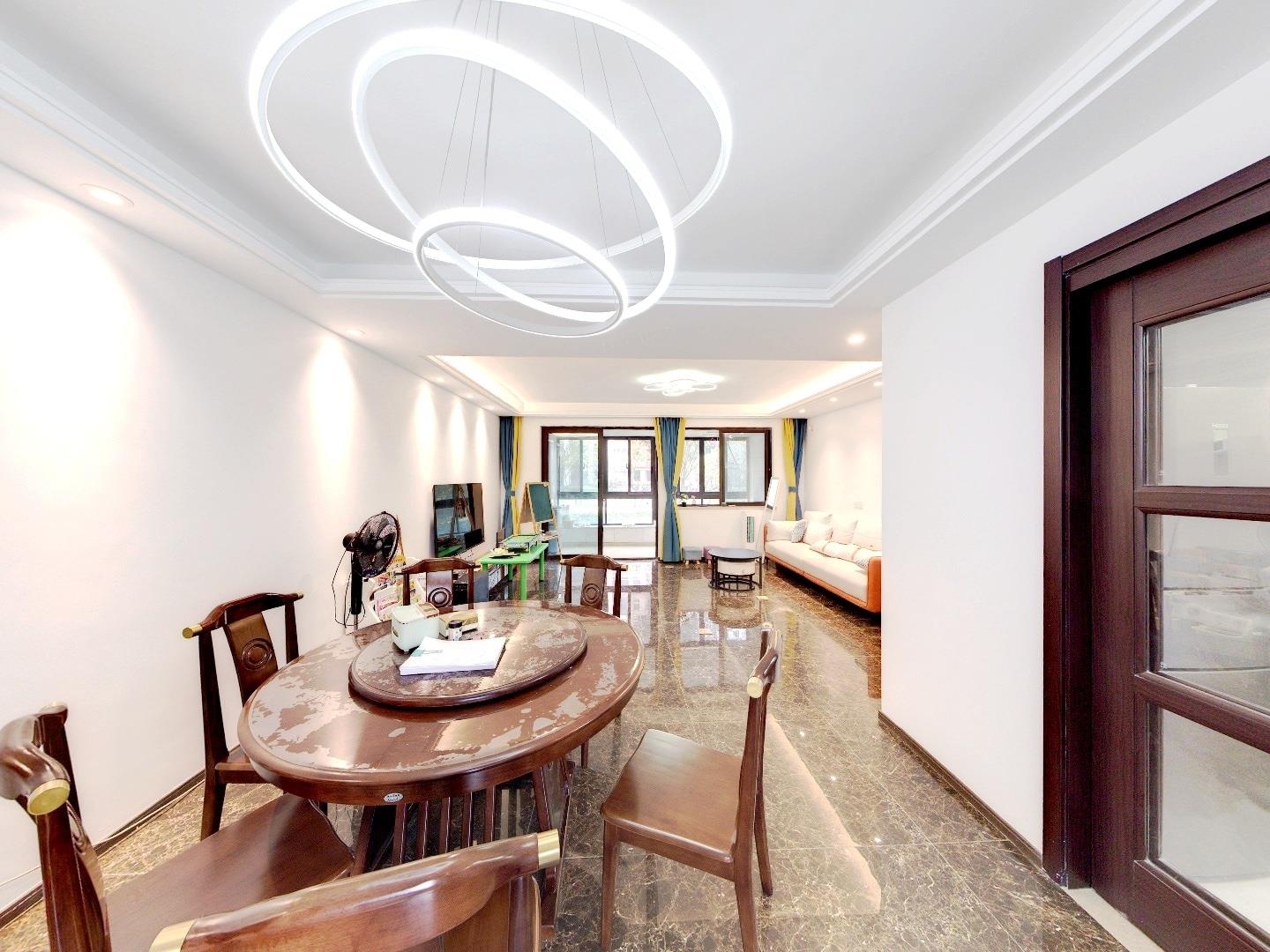 云樾东方 3室2厅2卫 135.00m&sup2;