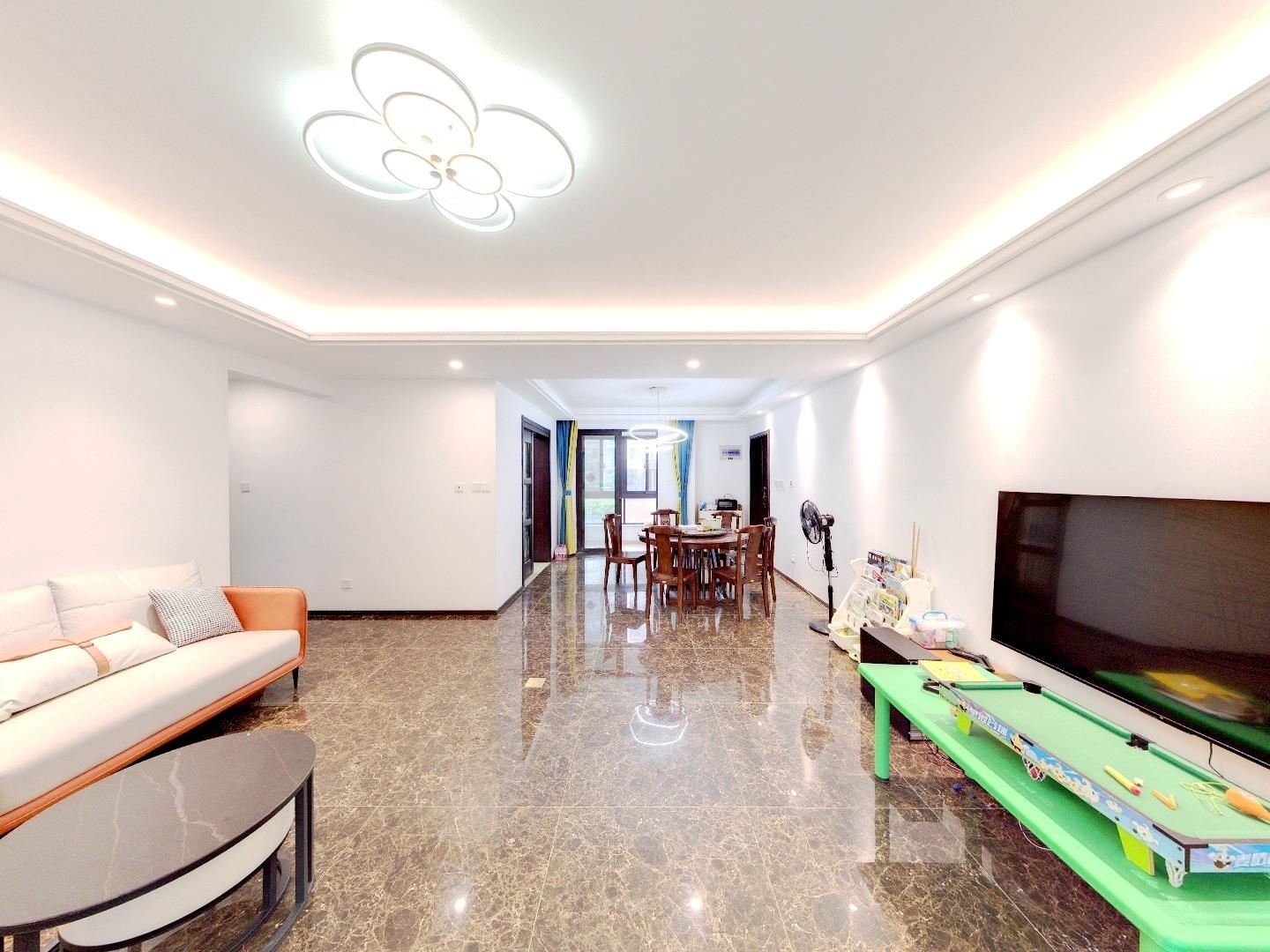 云樾东方 3室2厅2卫 135.00m&sup2;