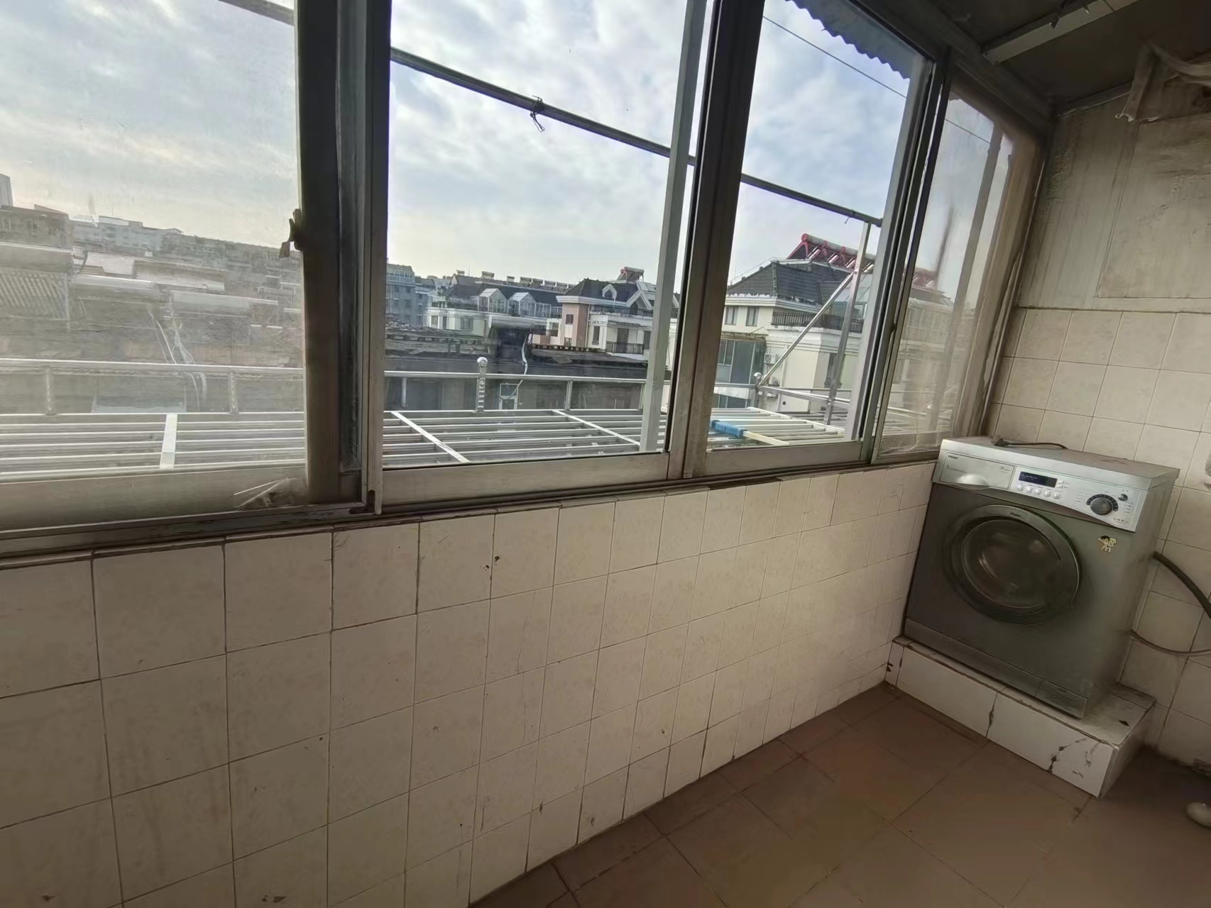 新建路新村 2室1厅1卫 68m&sup2;