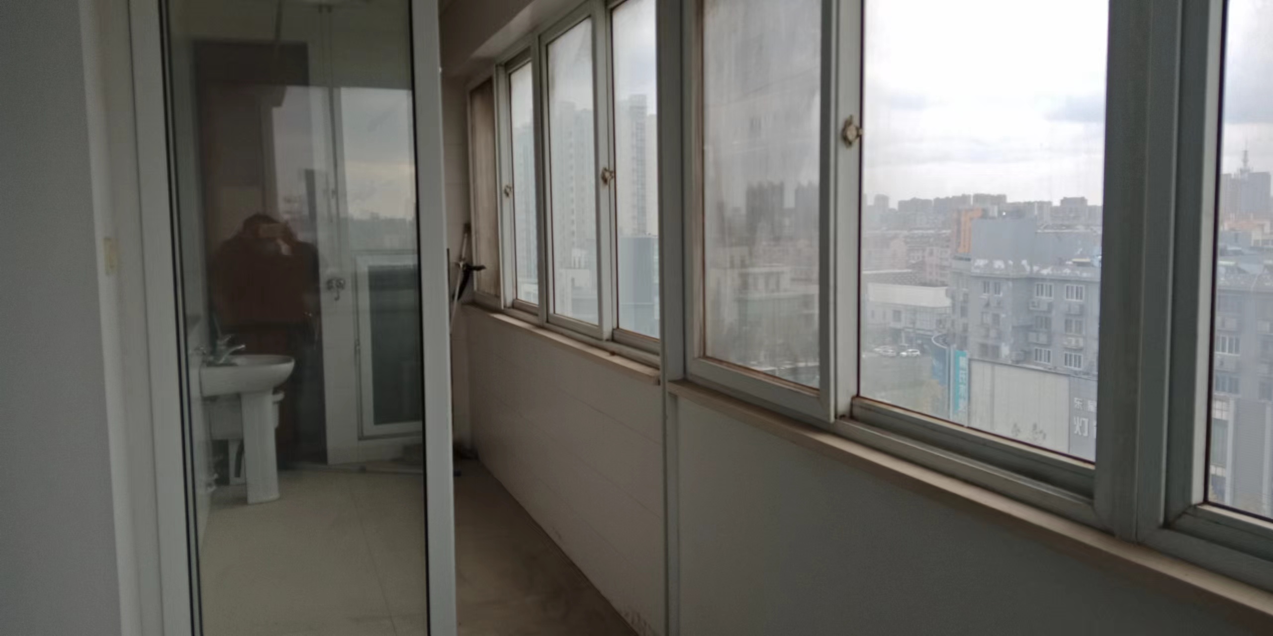 南方大厦 4室2厅2卫 171.38m&sup2;