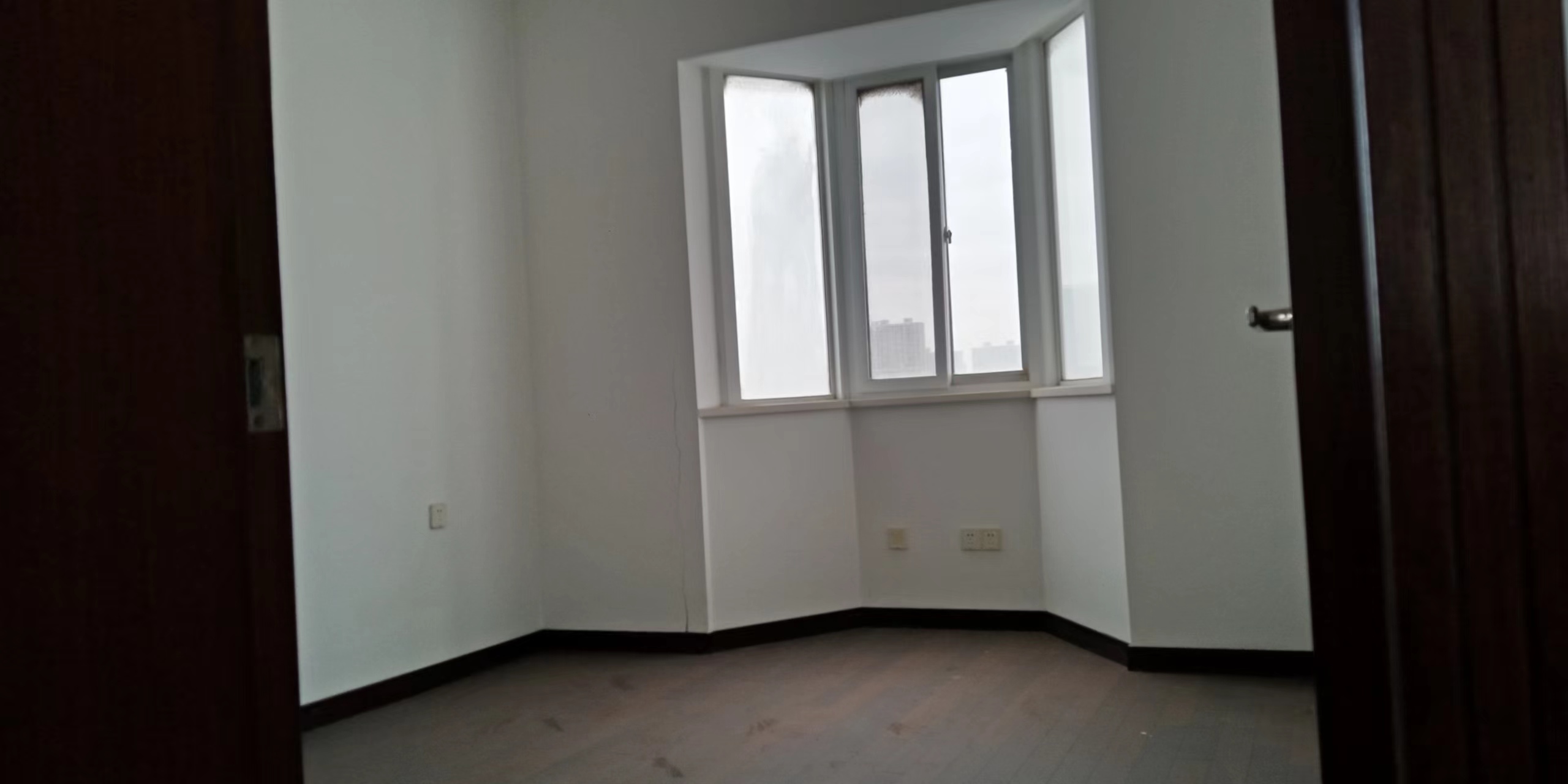 南方大厦 4室2厅2卫 171.38m&sup2;