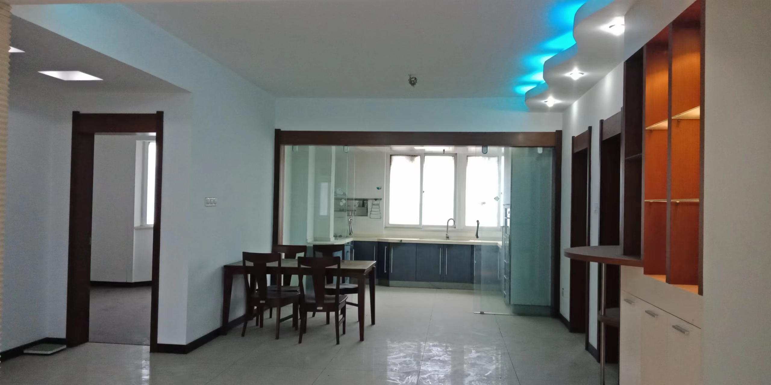 南方大厦 4室2厅2卫 171.38m&sup2;
