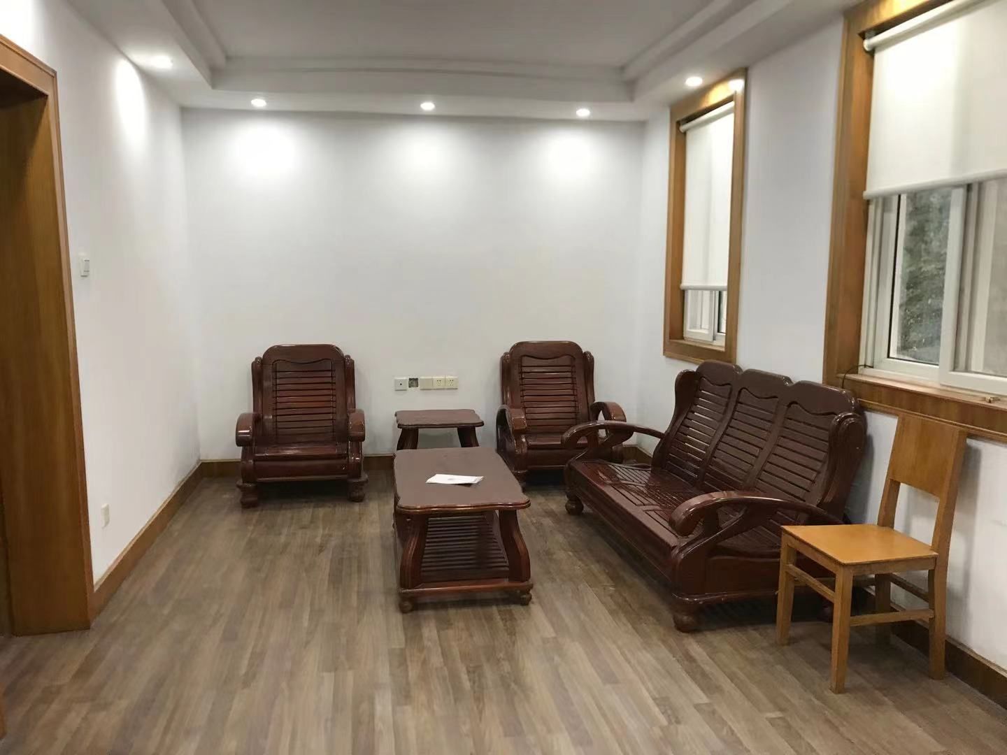 白家园 2室1厅1卫 81m&sup2;