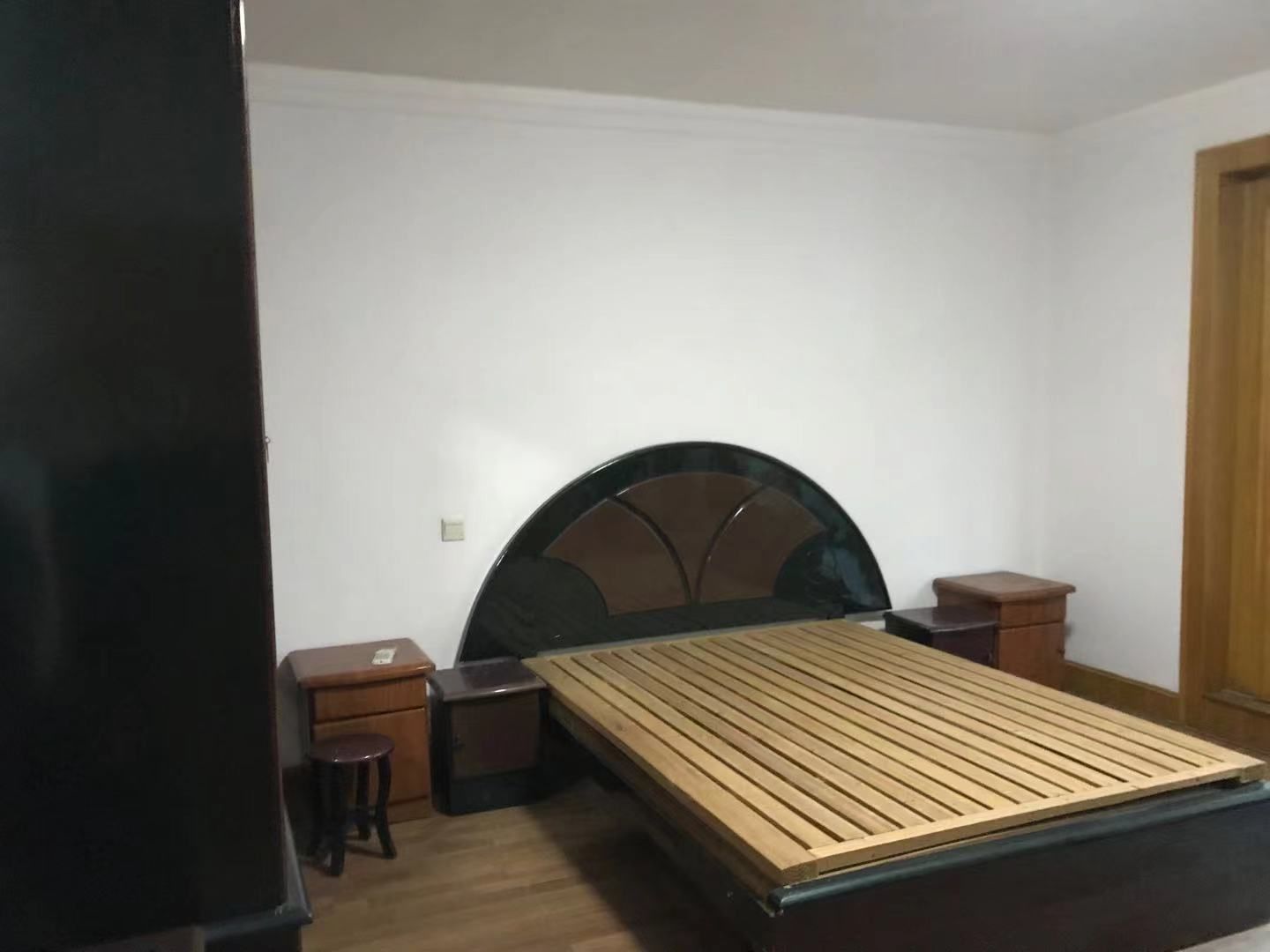 白家园 2室1厅1卫 81m&sup2;