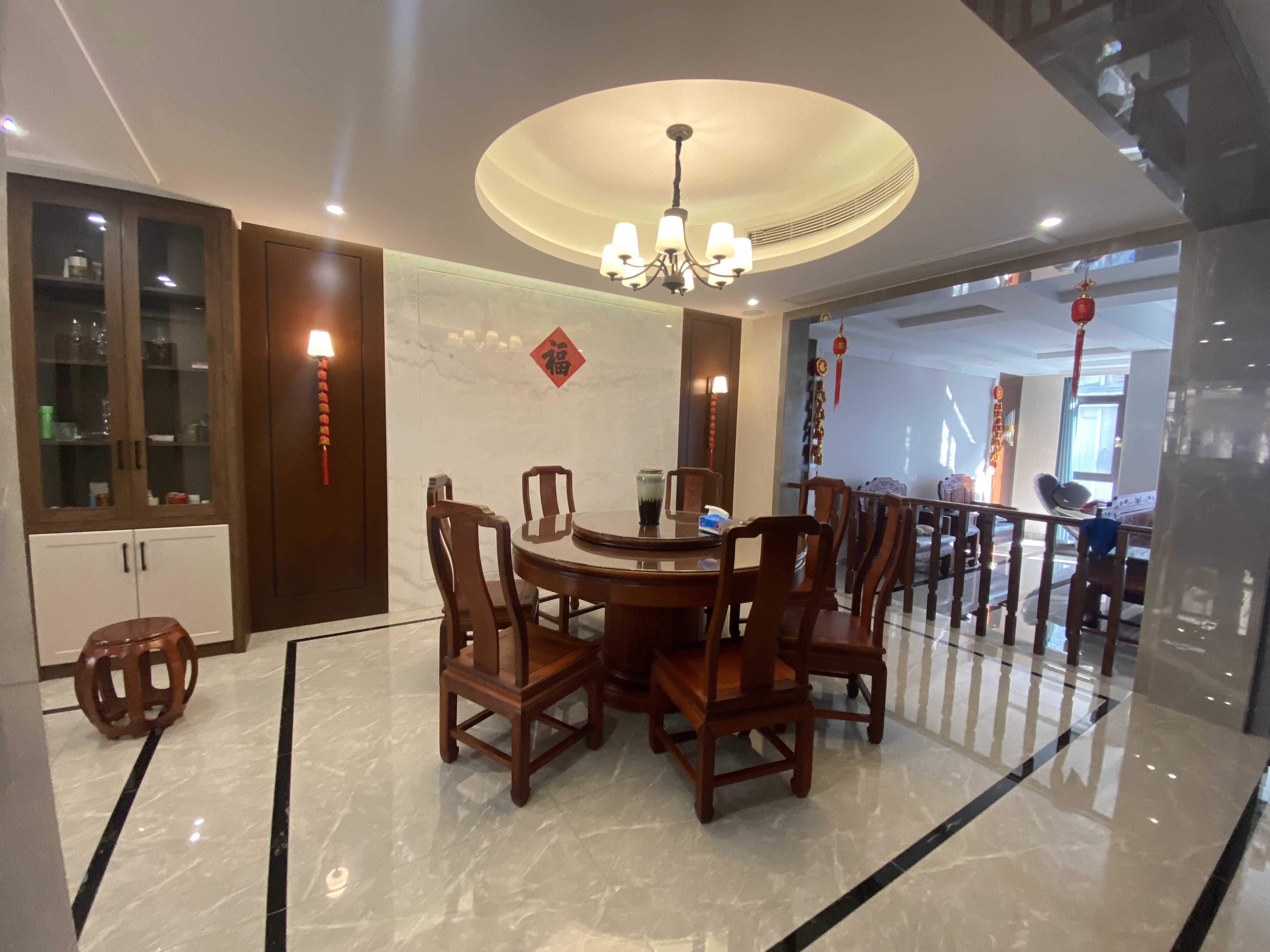 罗福宫 5室2厅3卫 300m&sup2;
