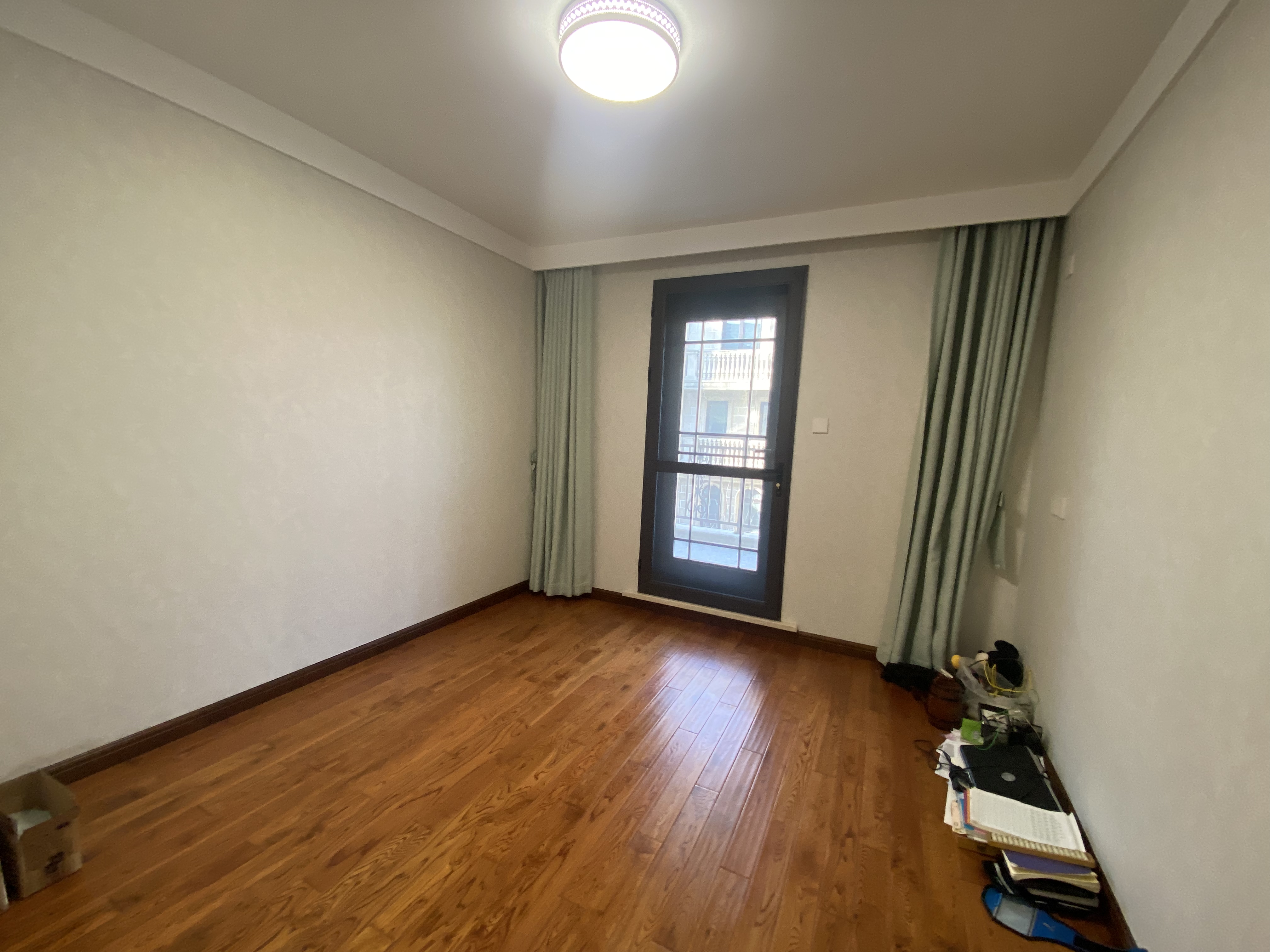 罗福宫 5室2厅3卫 300m&sup2;