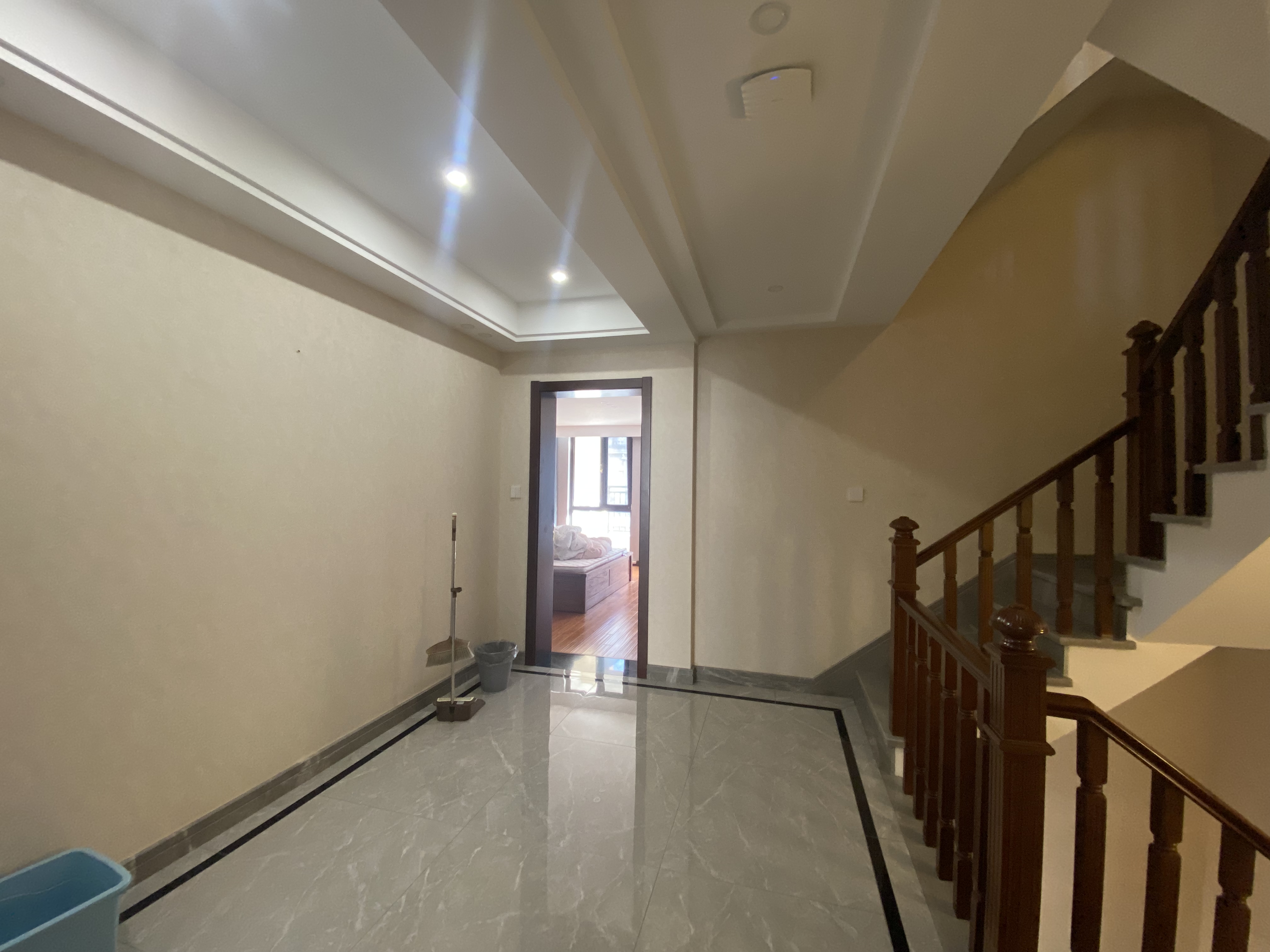 罗福宫 5室2厅3卫 300m&sup2;