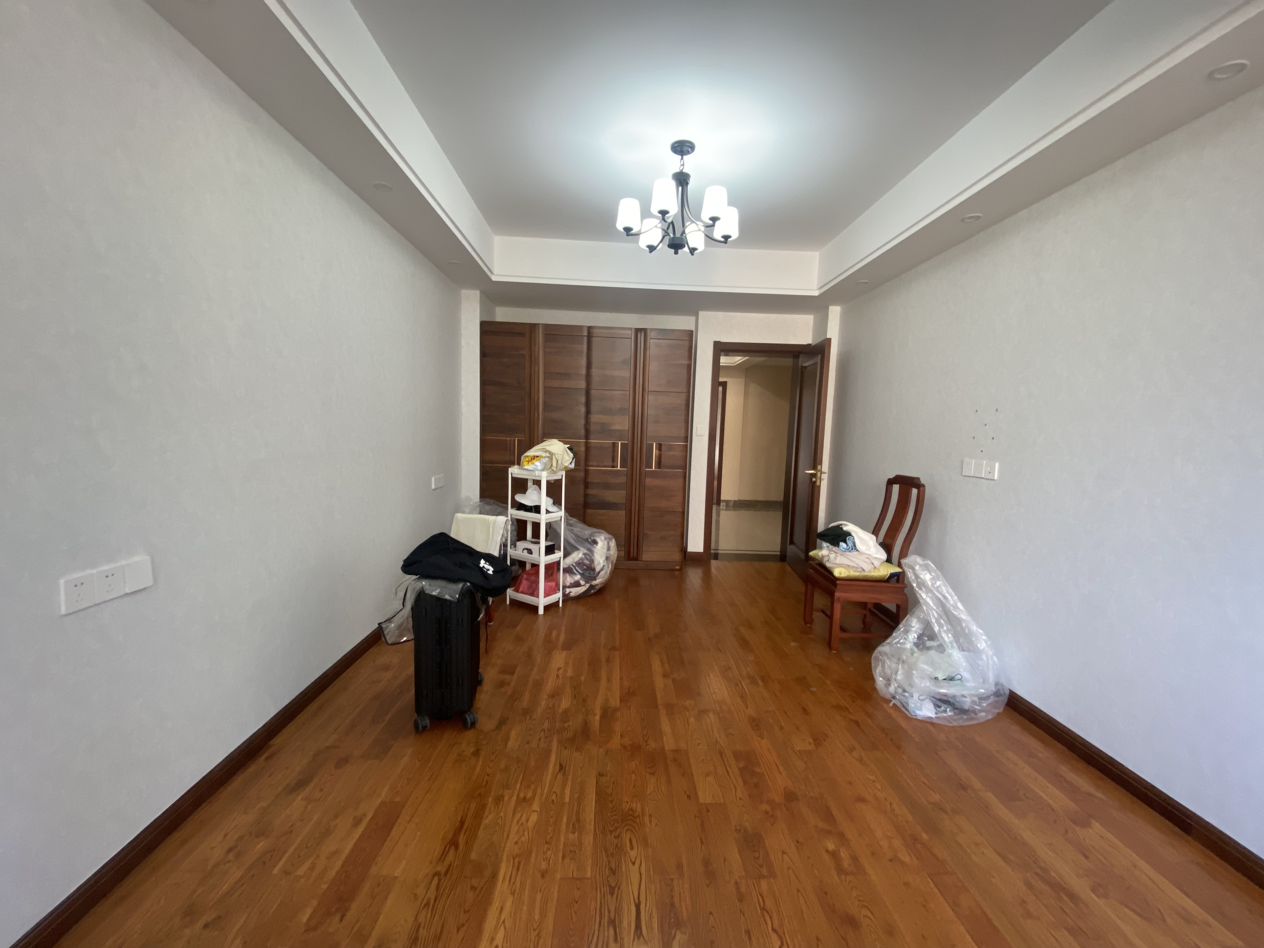 罗福宫 5室2厅3卫 300m&sup2;