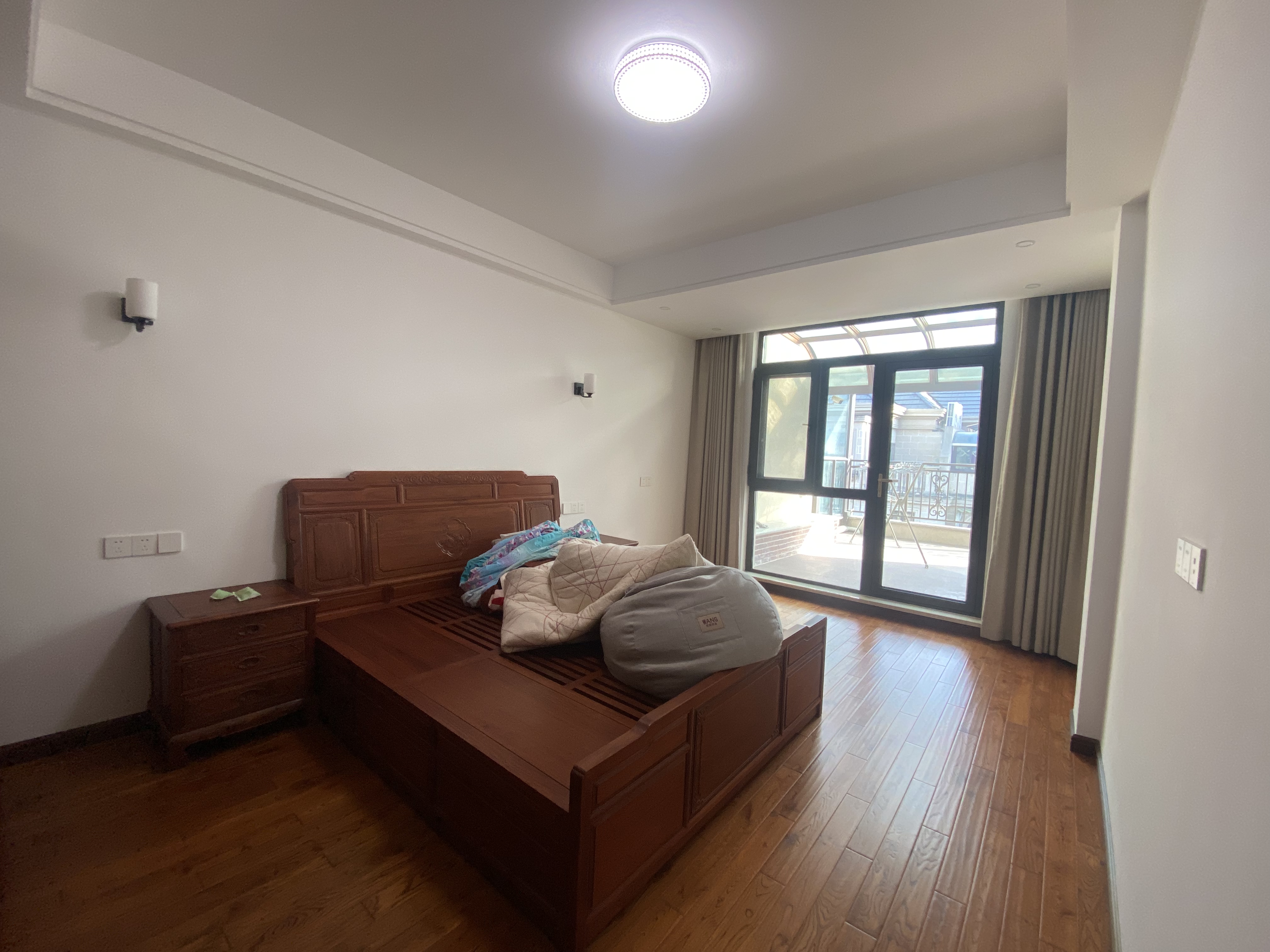 罗福宫 5室2厅3卫 300m&sup2;