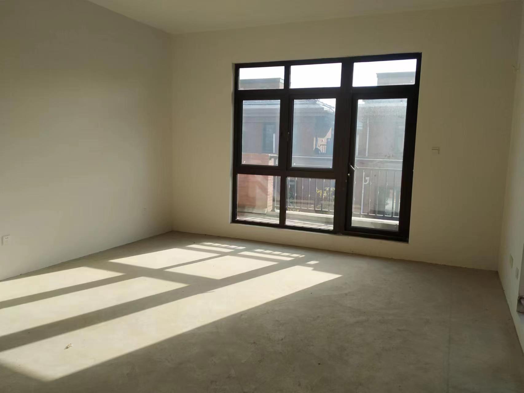 星湖郡 5室2厅3卫 244.92m&sup2;