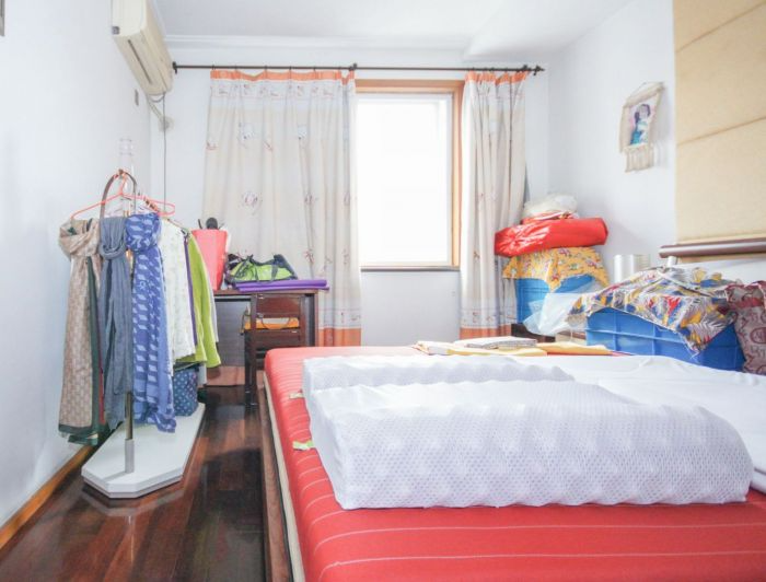 和兴花苑 4室2厅1卫 136m&sup2;