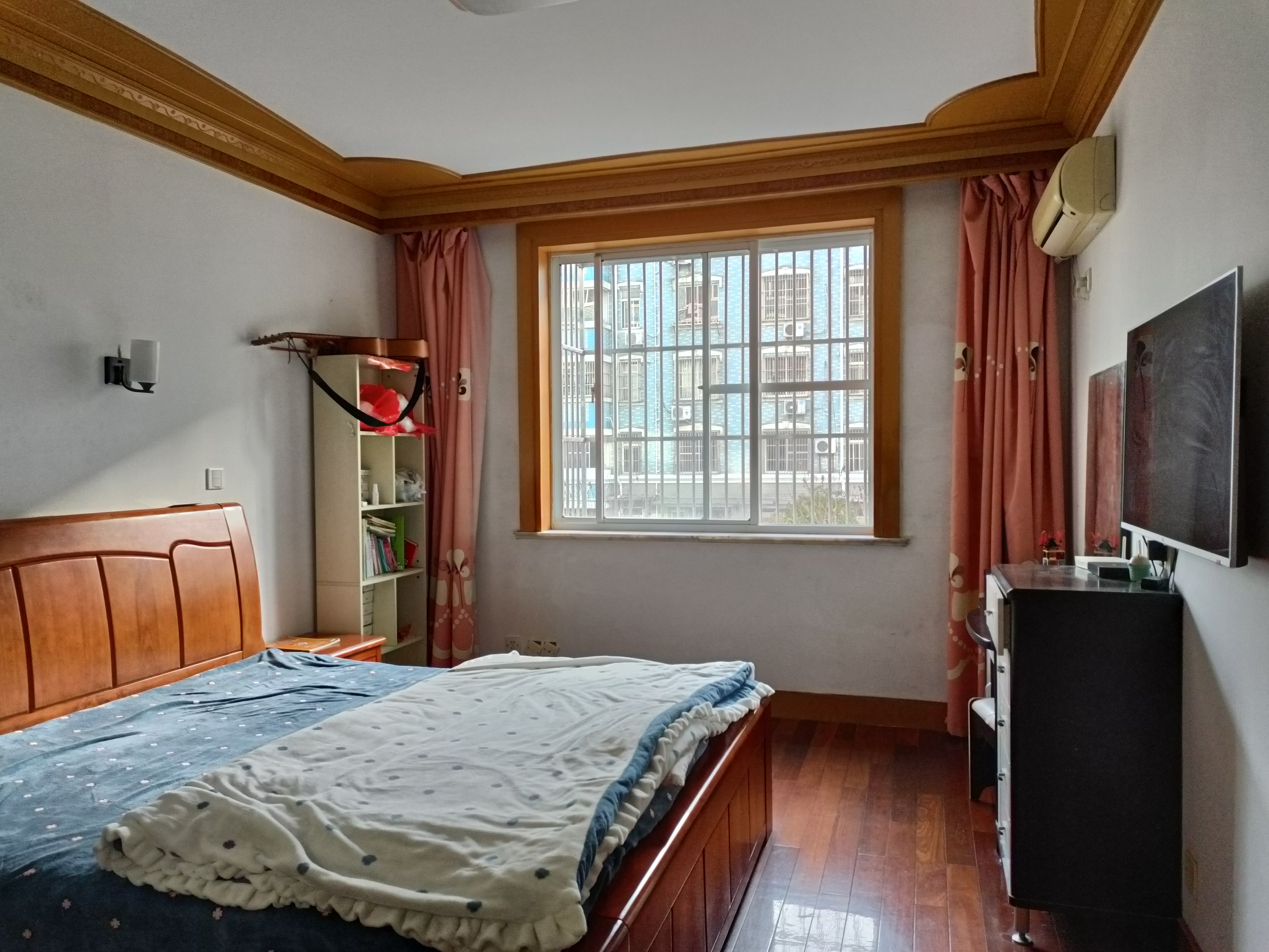 富民花苑 3室2厅2卫 141m&sup2;