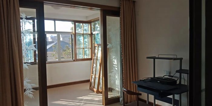 新海通花园 3室2厅2卫 168m²