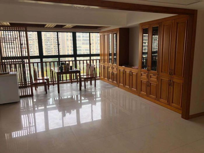 新城小区 4室2厅2卫 202.5m²