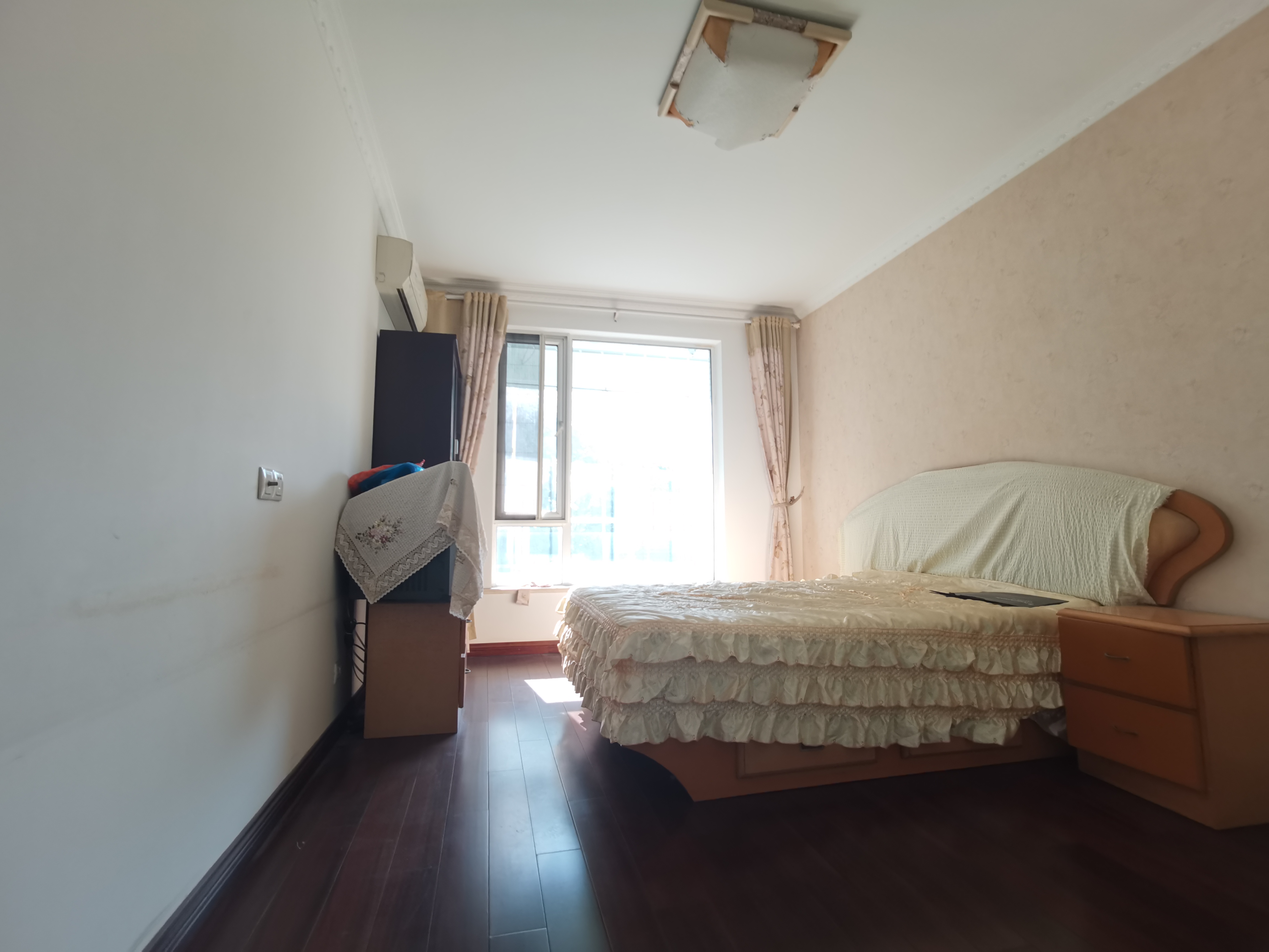 天安花园 4室2厅2卫 163m&sup2;