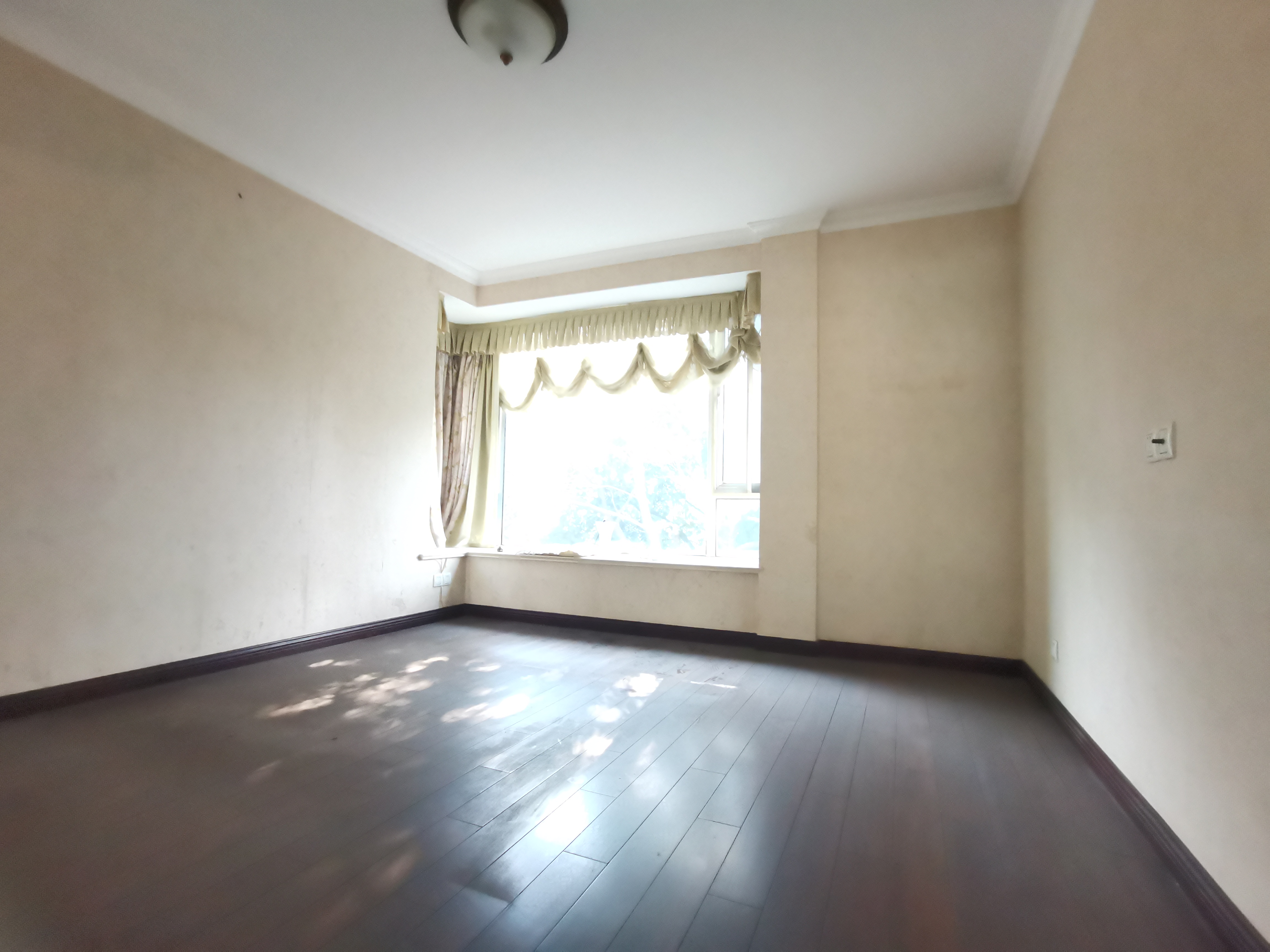 天安花园 4室2厅2卫 163m&sup2;