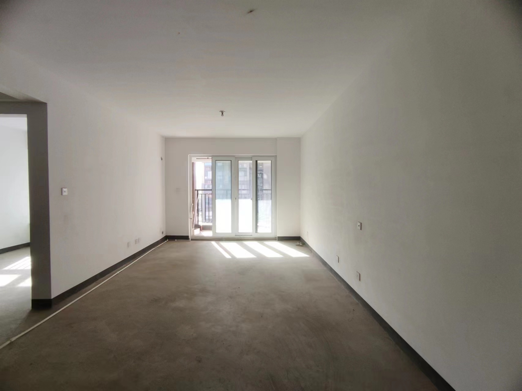 南山国际社区 3室1厅卫 98m&sup2;