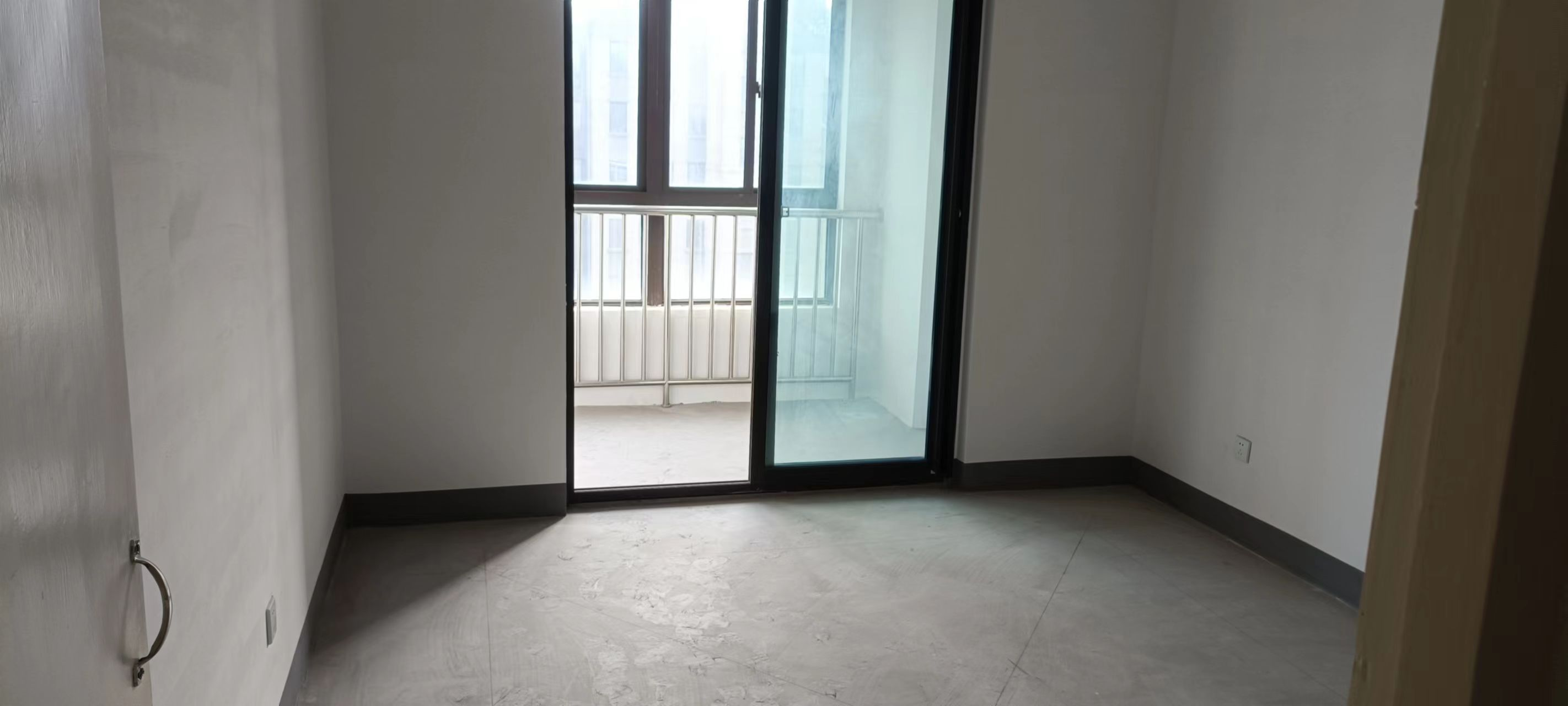 兴石花园 3室2厅1卫 105m&sup2;