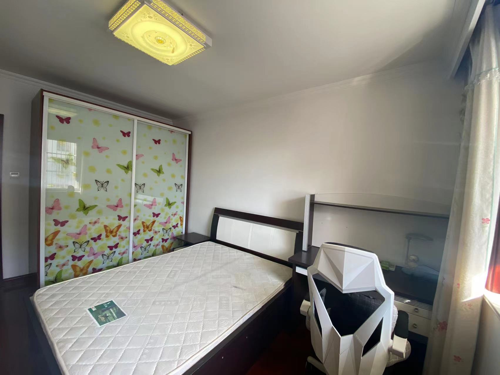 跃龙小苑 3室2厅1卫 138.00m&sup2;