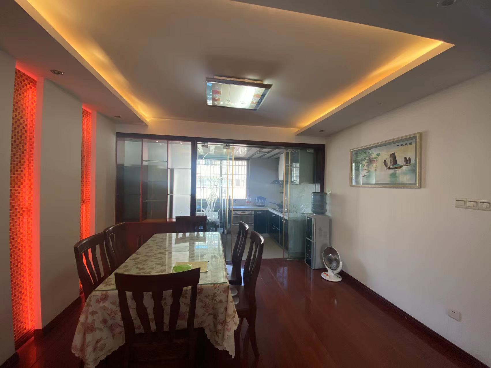 跃龙小苑 3室2厅1卫 138.00m&sup2;