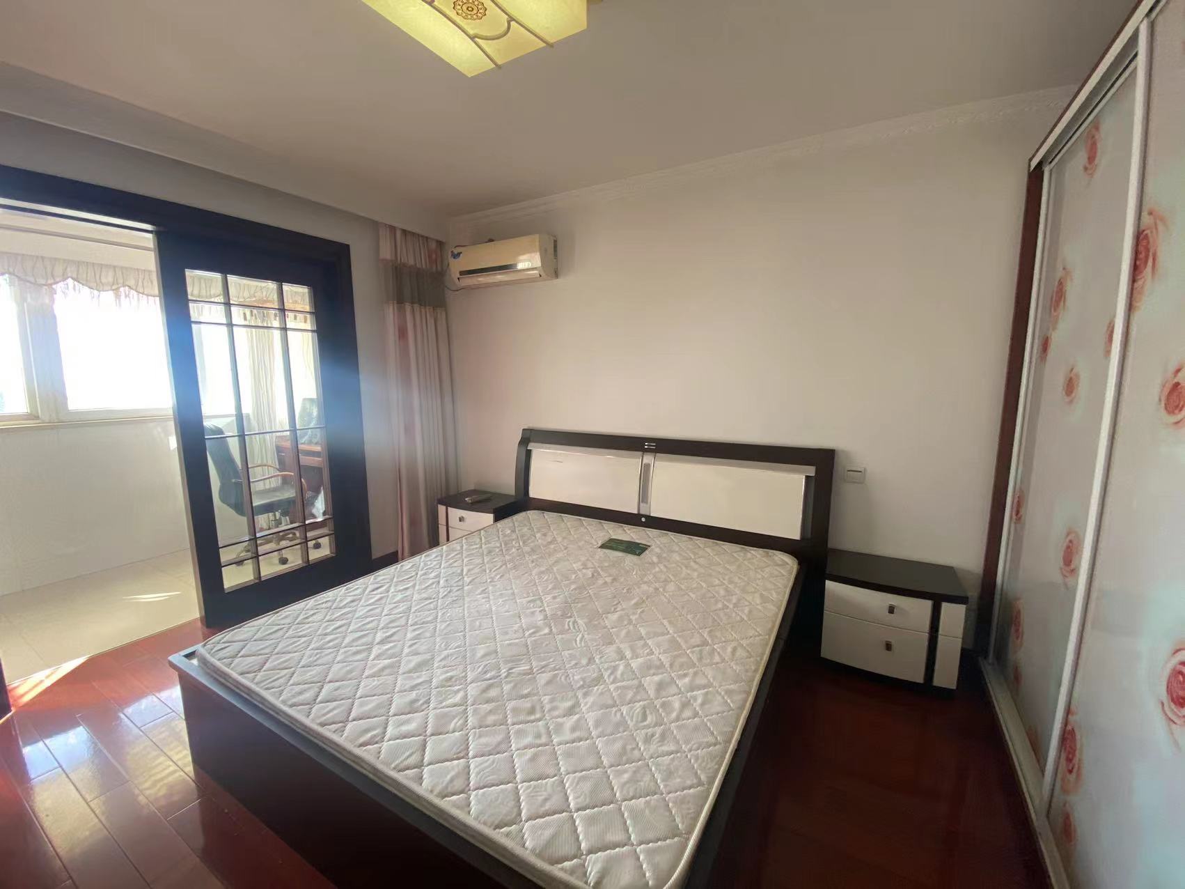 跃龙小苑 3室2厅1卫 138.00m&sup2;