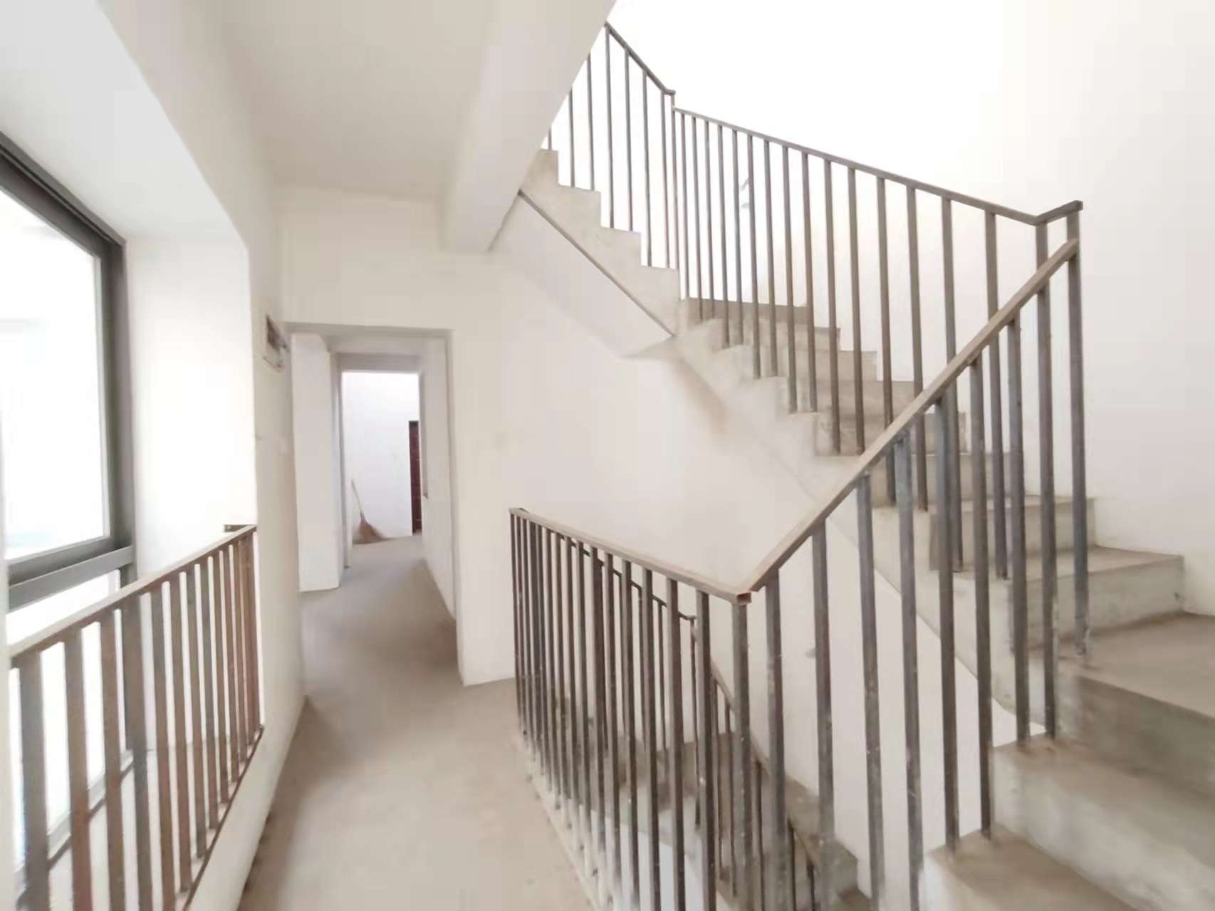 英伦上院 5室4厅2卫 295m&sup2;