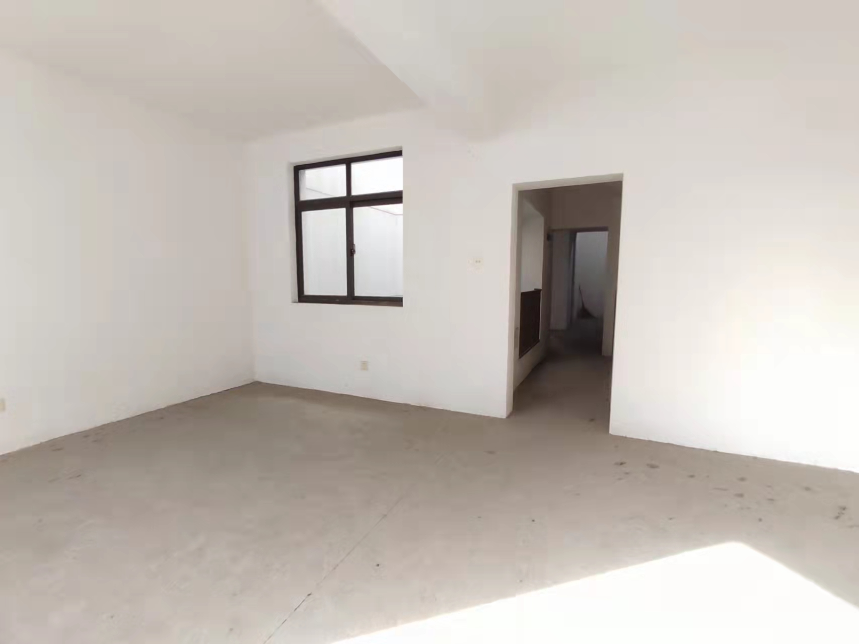 英伦上院 5室4厅2卫 295m&sup2;