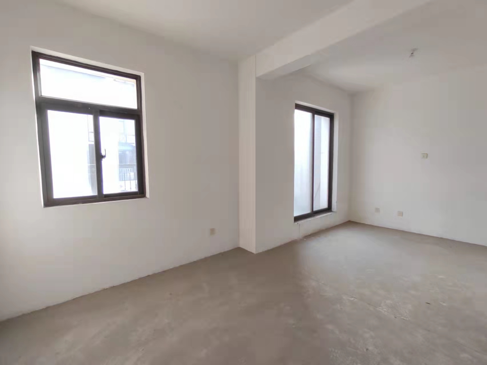 英伦上院 5室4厅2卫 295m&sup2;