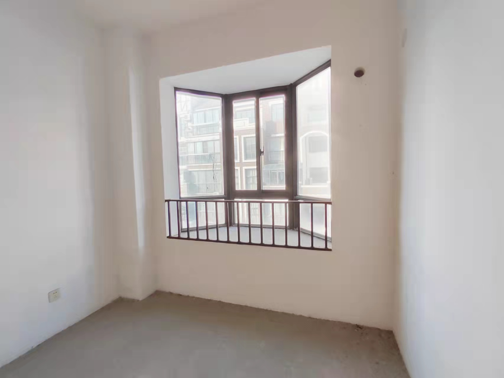 英伦上院 5室4厅2卫 295m&sup2;