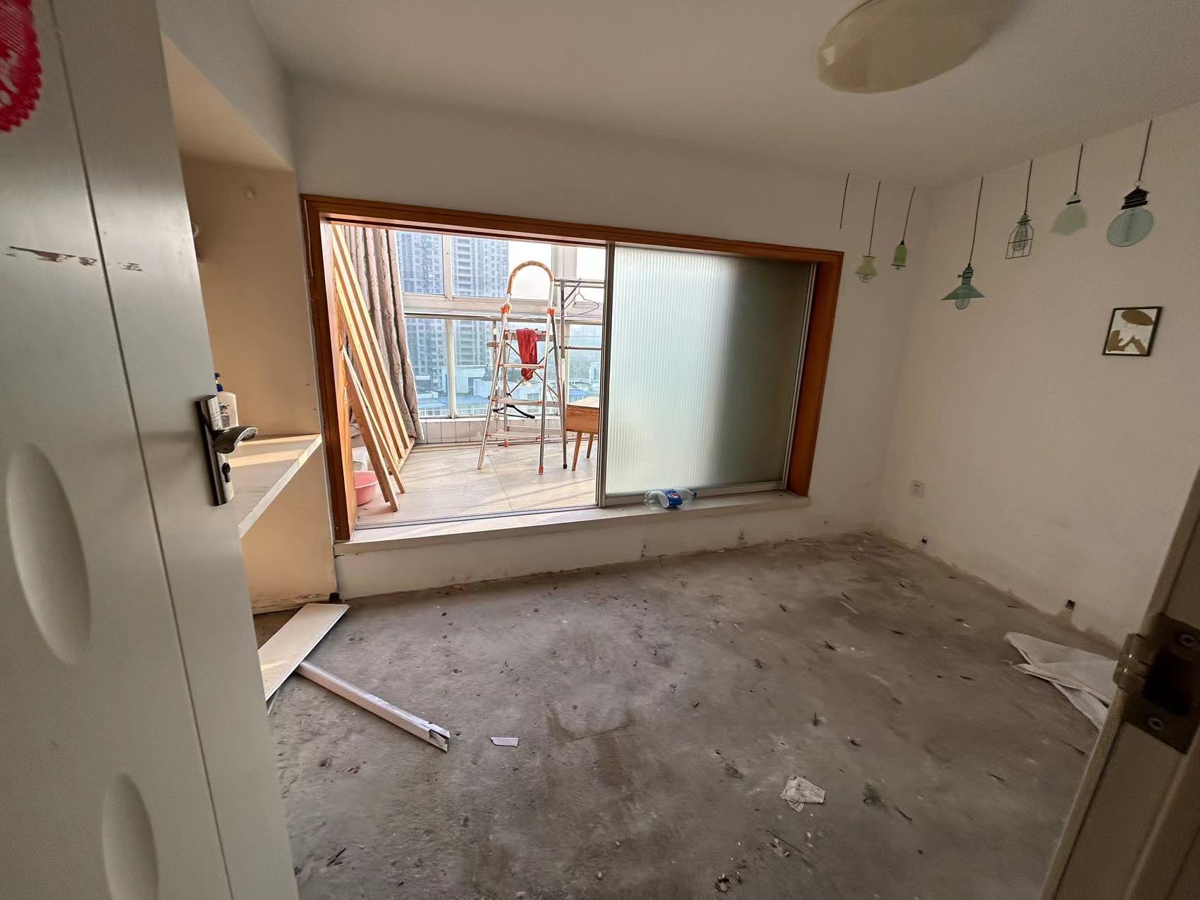 紫阳新城 3室2厅2卫 90m&sup2;