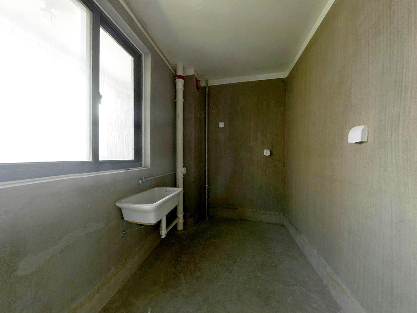 世伦佳苑 2室2厅1卫 95m&sup2;